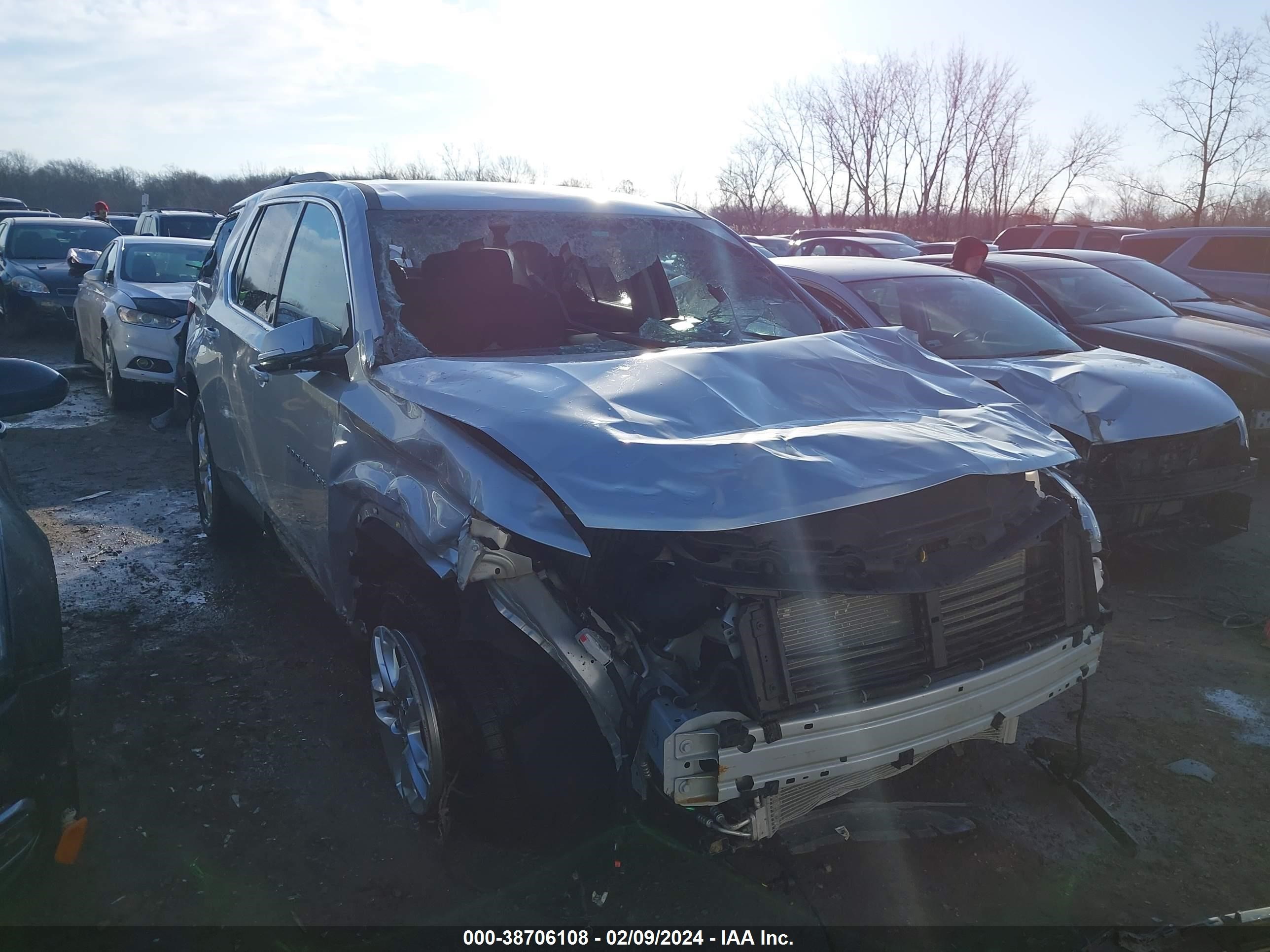 chevrolet traverse 2019 1gnergkw6kj262339