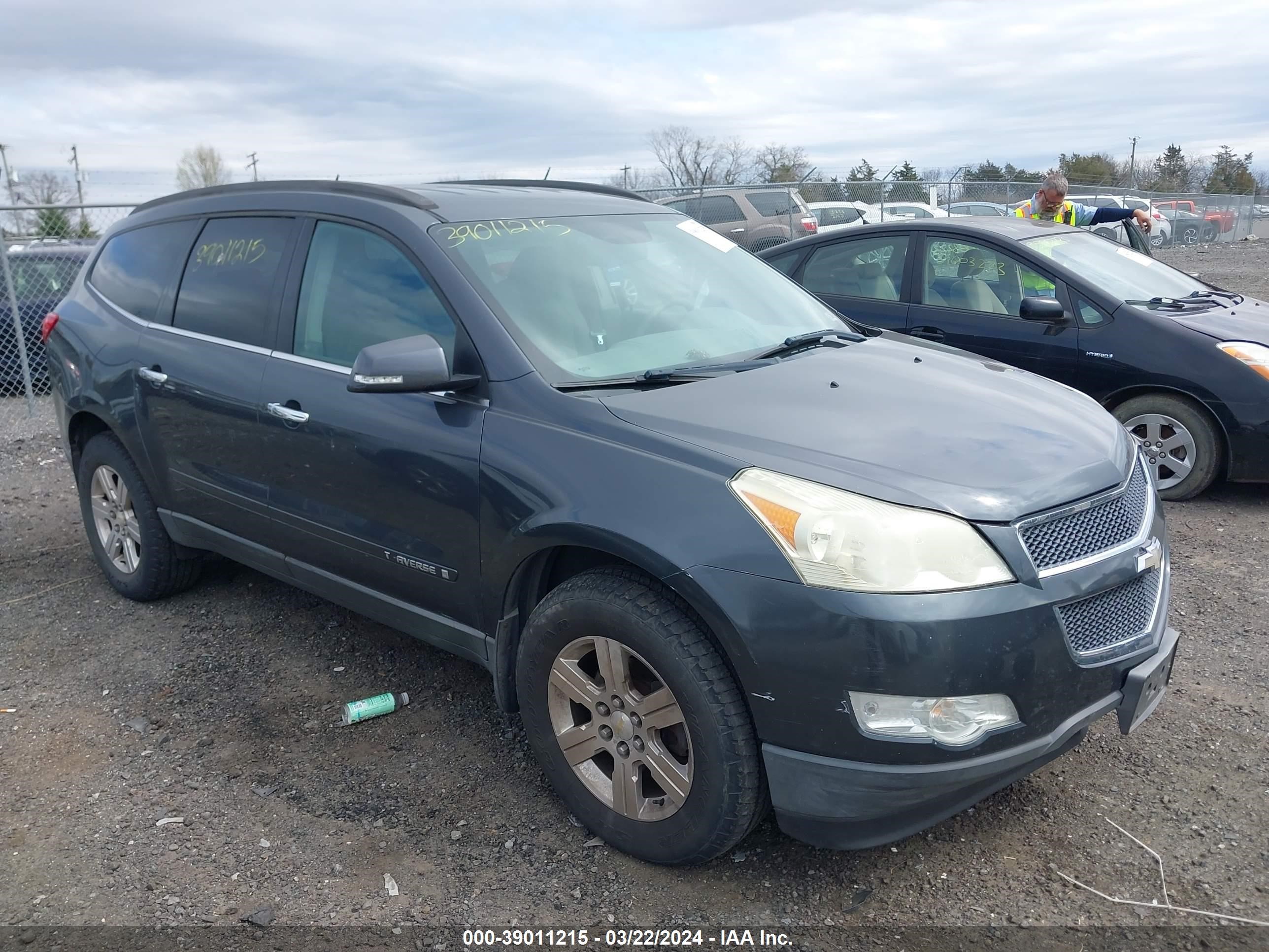 chevrolet traverse 2009 1gnev23d39s108395