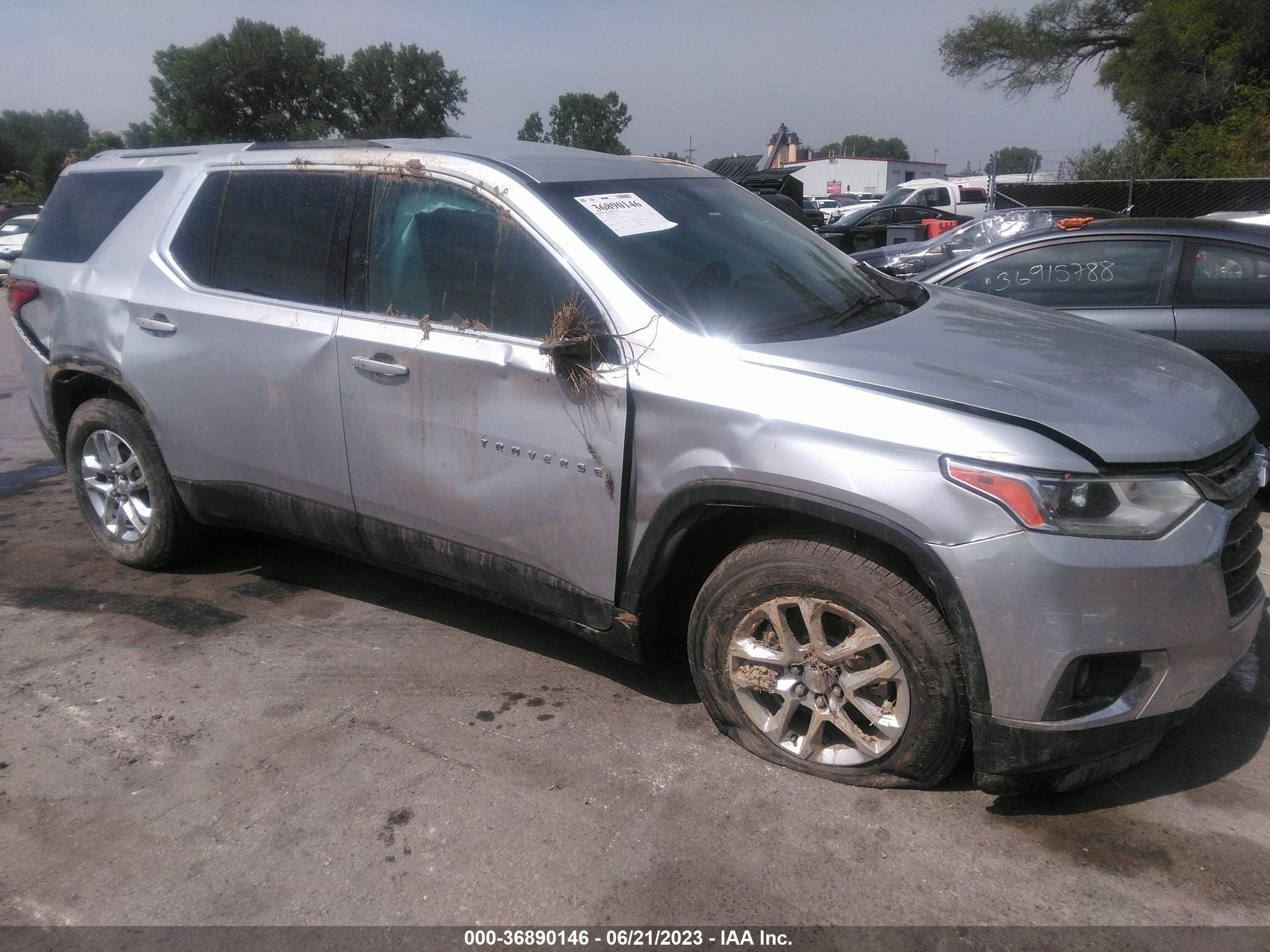 chevrolet traverse 2018 1gnevgkw3jj101179