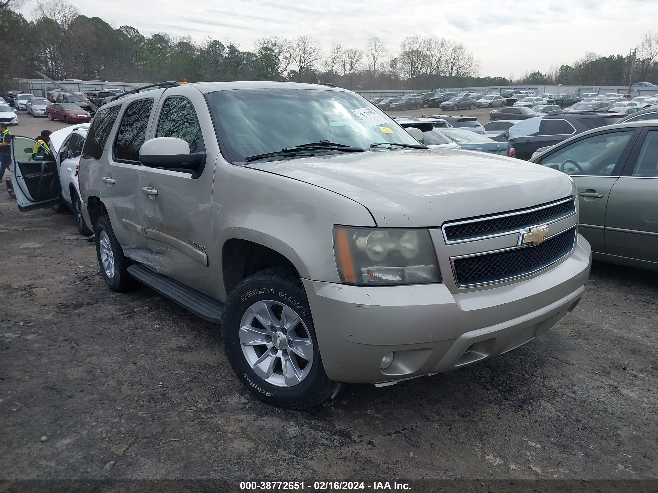 chevrolet tahoe 2007 1gnfc13027j334108