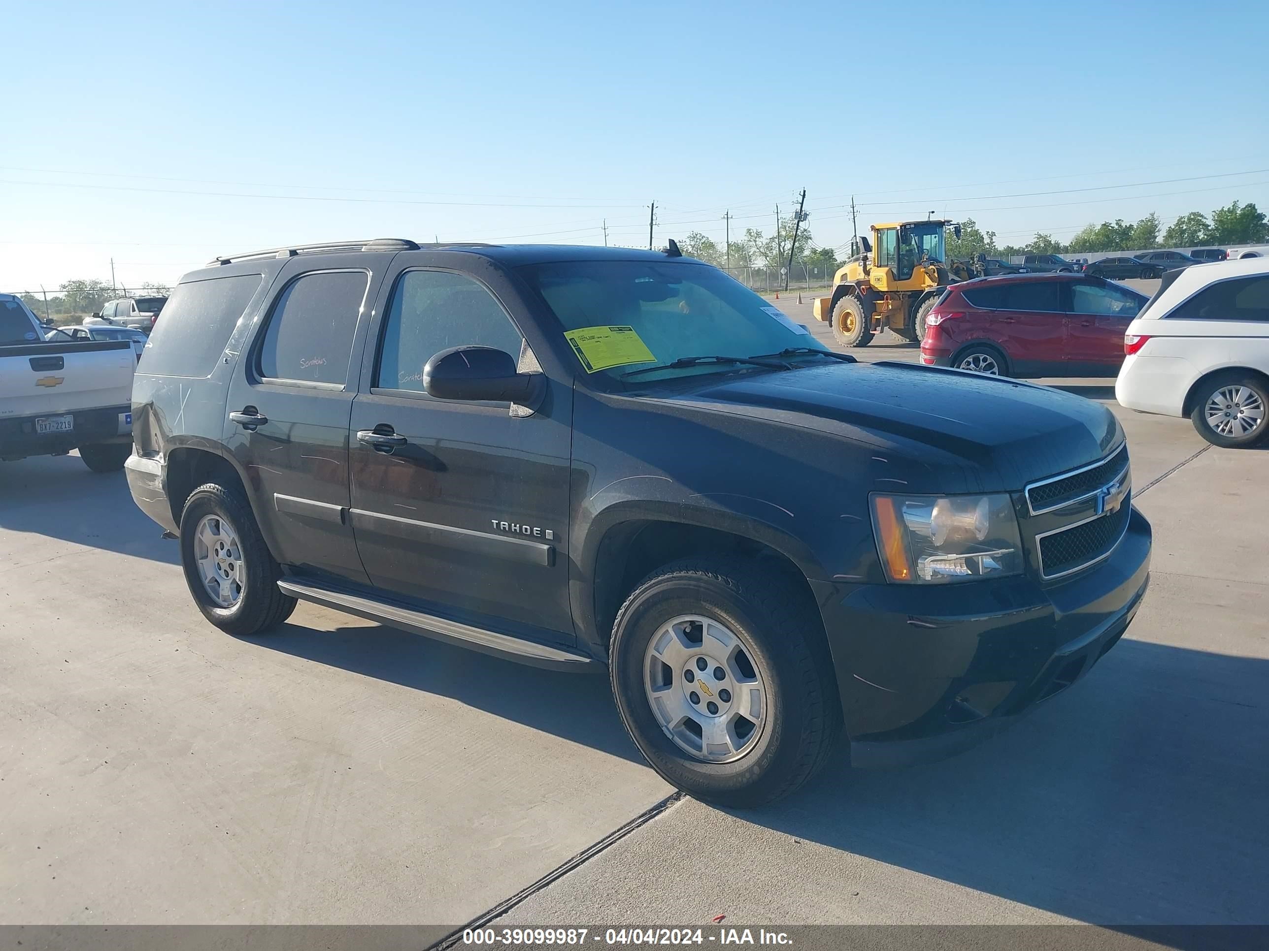 chevrolet tahoe 2008 1gnfc13058r141096