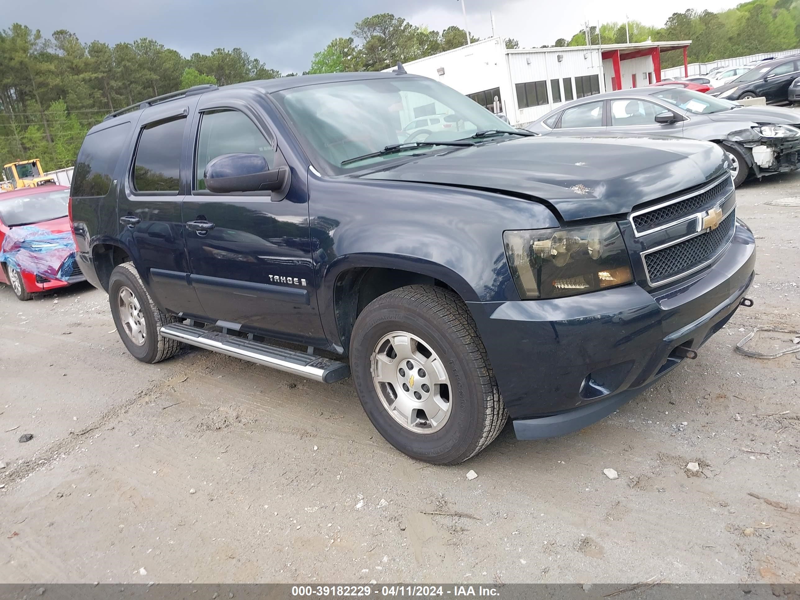 chevrolet tahoe 2007 1gnfc13067j402393