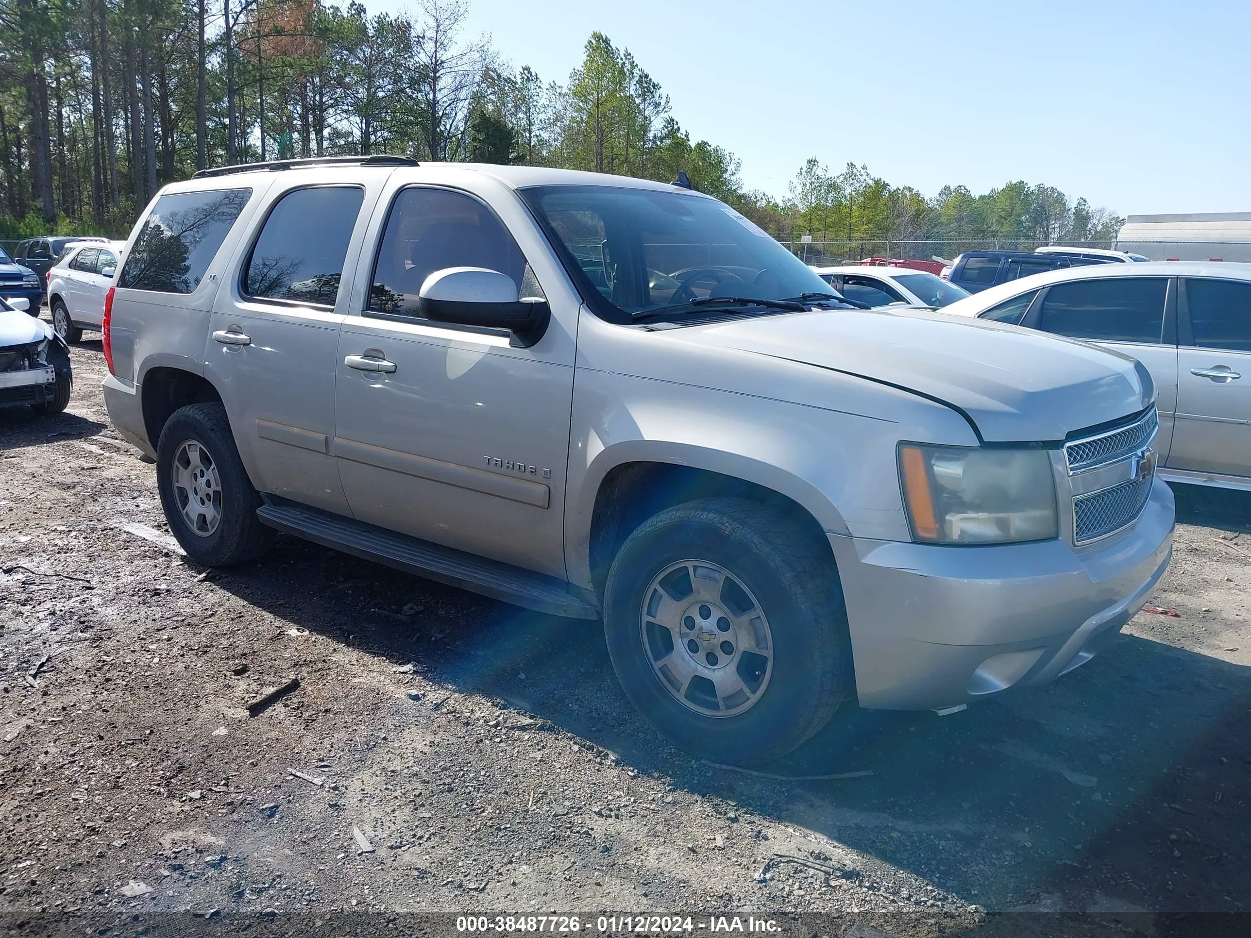 chevrolet tahoe 2007 1gnfc13067r257695