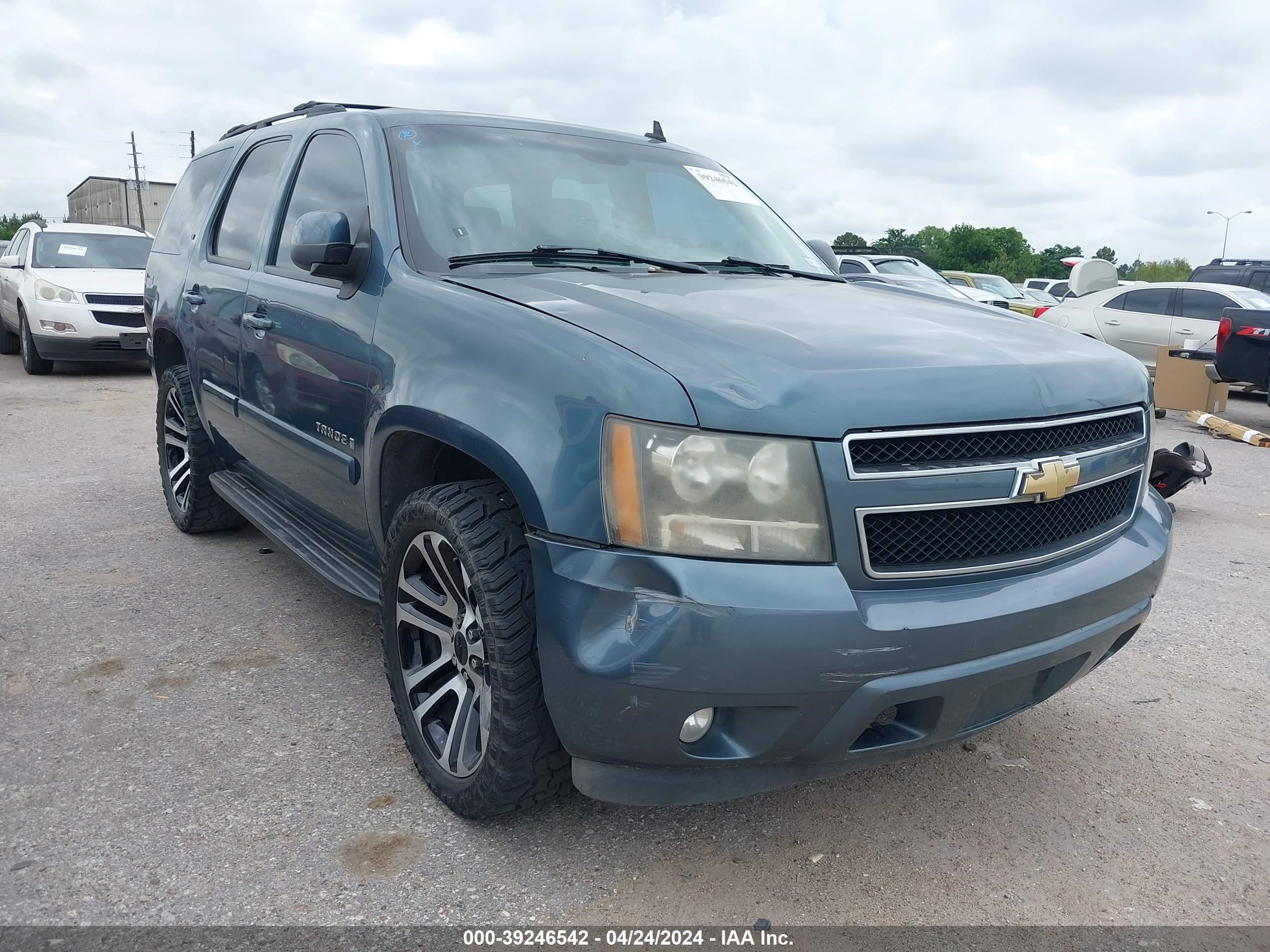 chevrolet tahoe 2008 1gnfc13088r119612