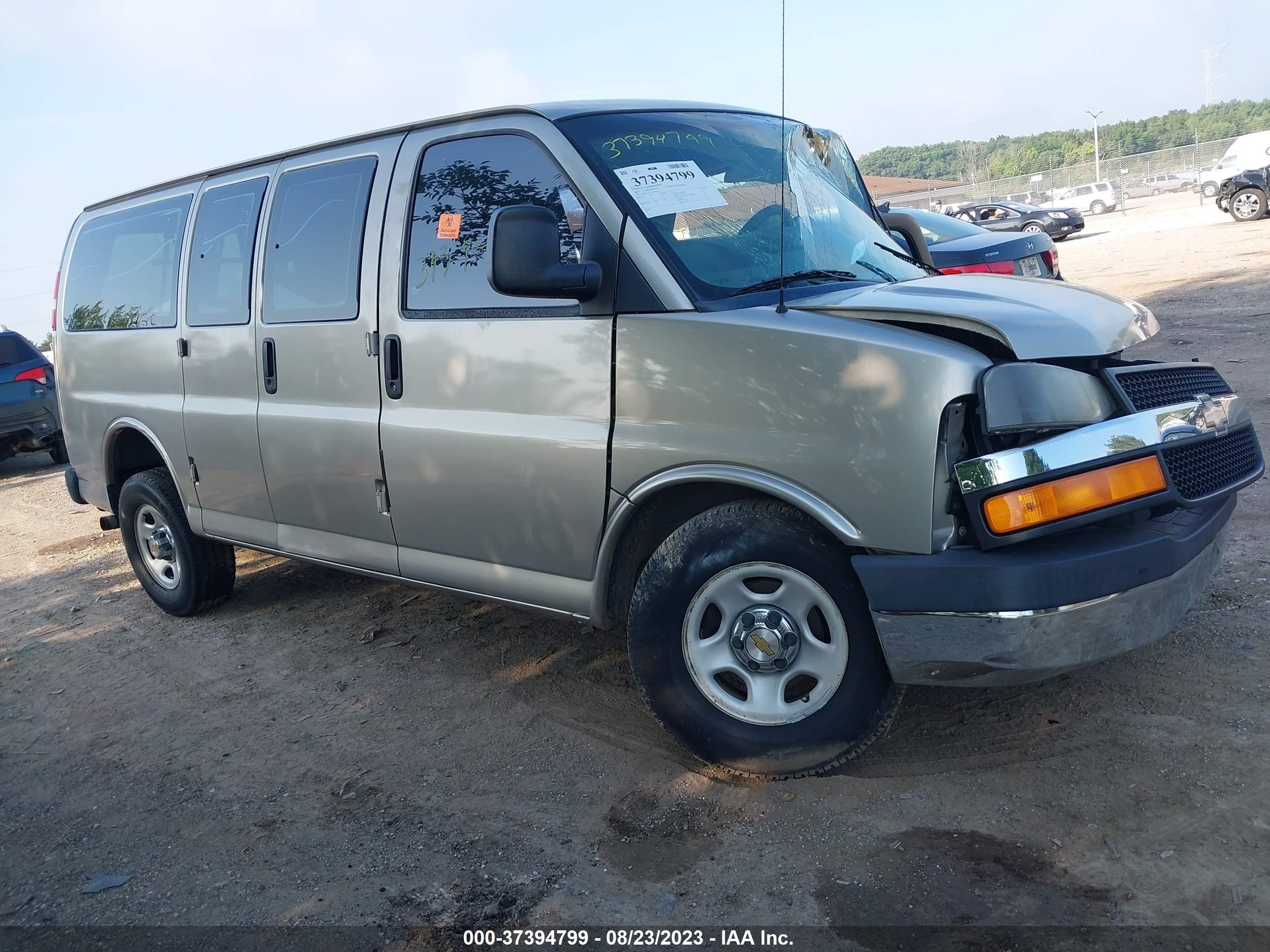 chevrolet express 2004 1gnfg15t341108165