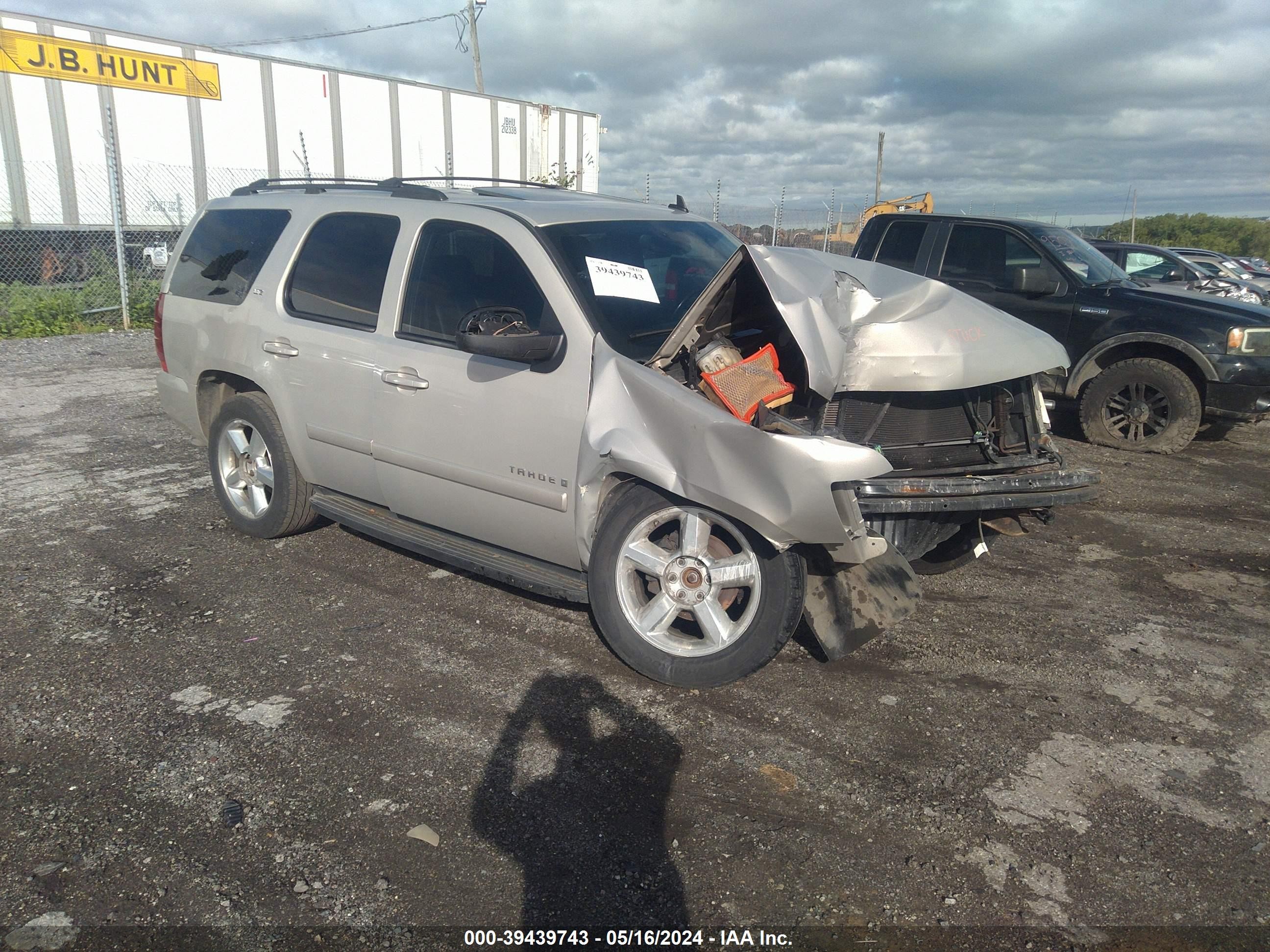 chevrolet tahoe 2007 1gnfk13087r113276