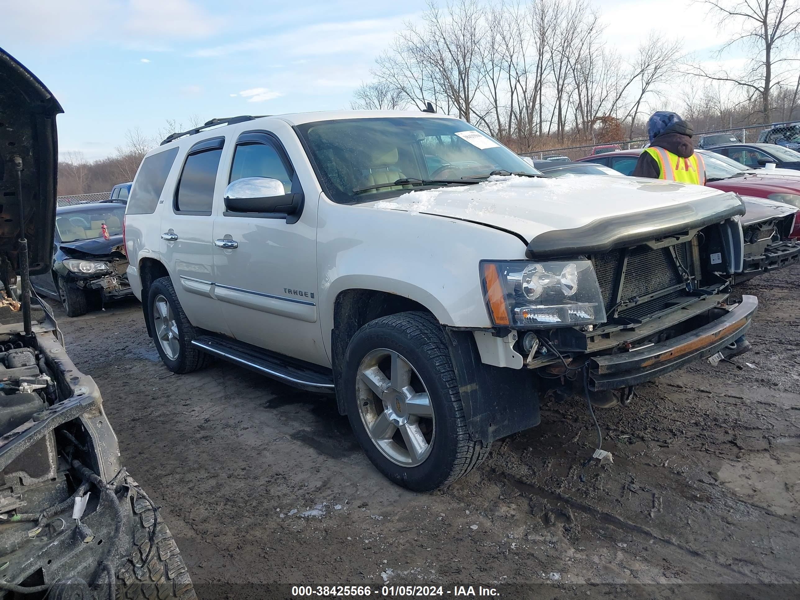 chevrolet tahoe 2008 1gnfk13088r271358