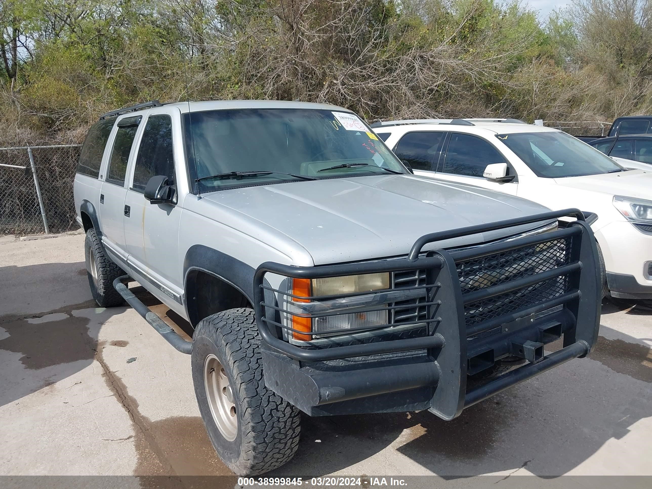 chevrolet suburban 1992 1gnfk16k5nj318174