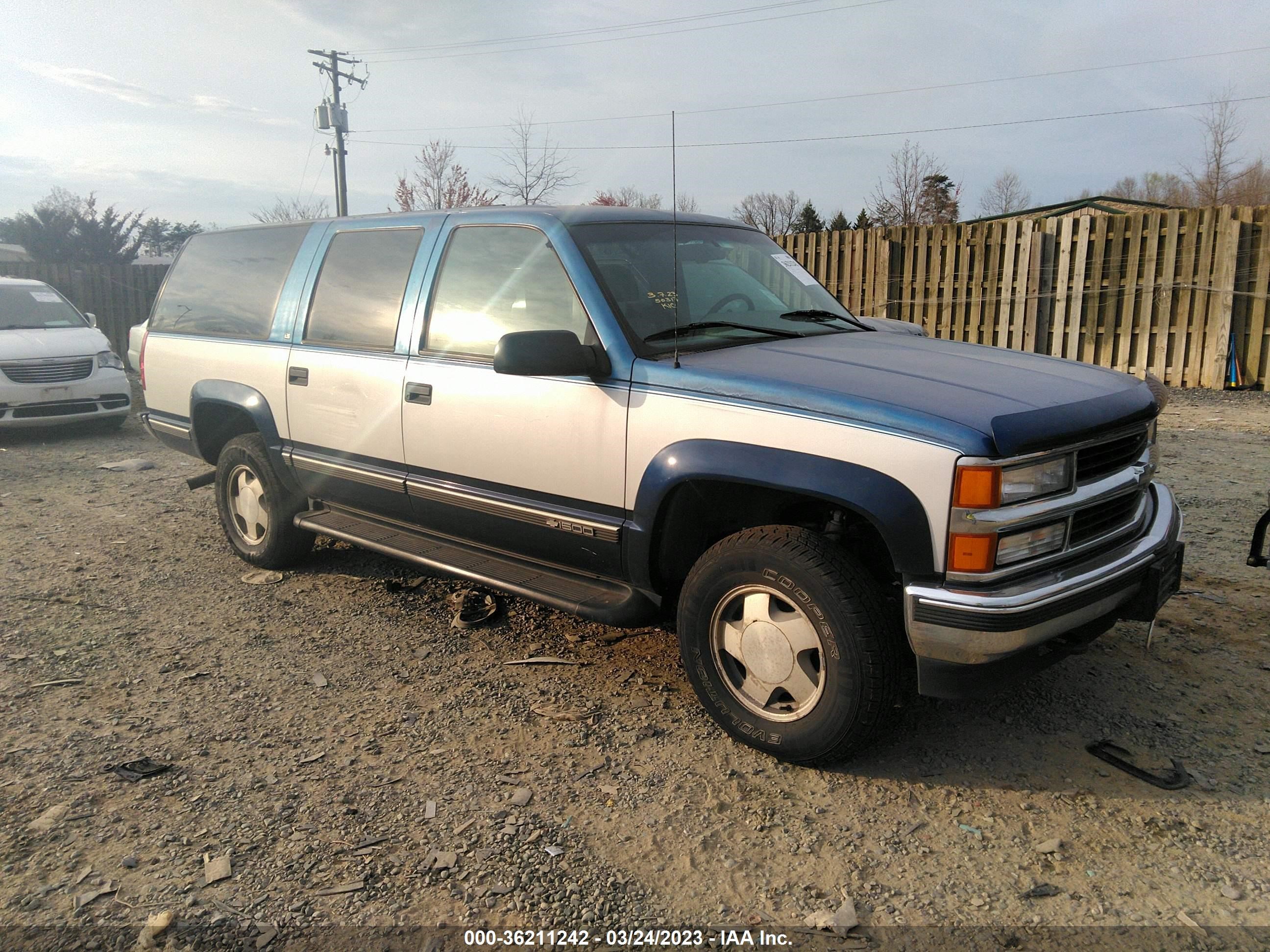 chevrolet suburban 1996 1gnfk16r3tj370655