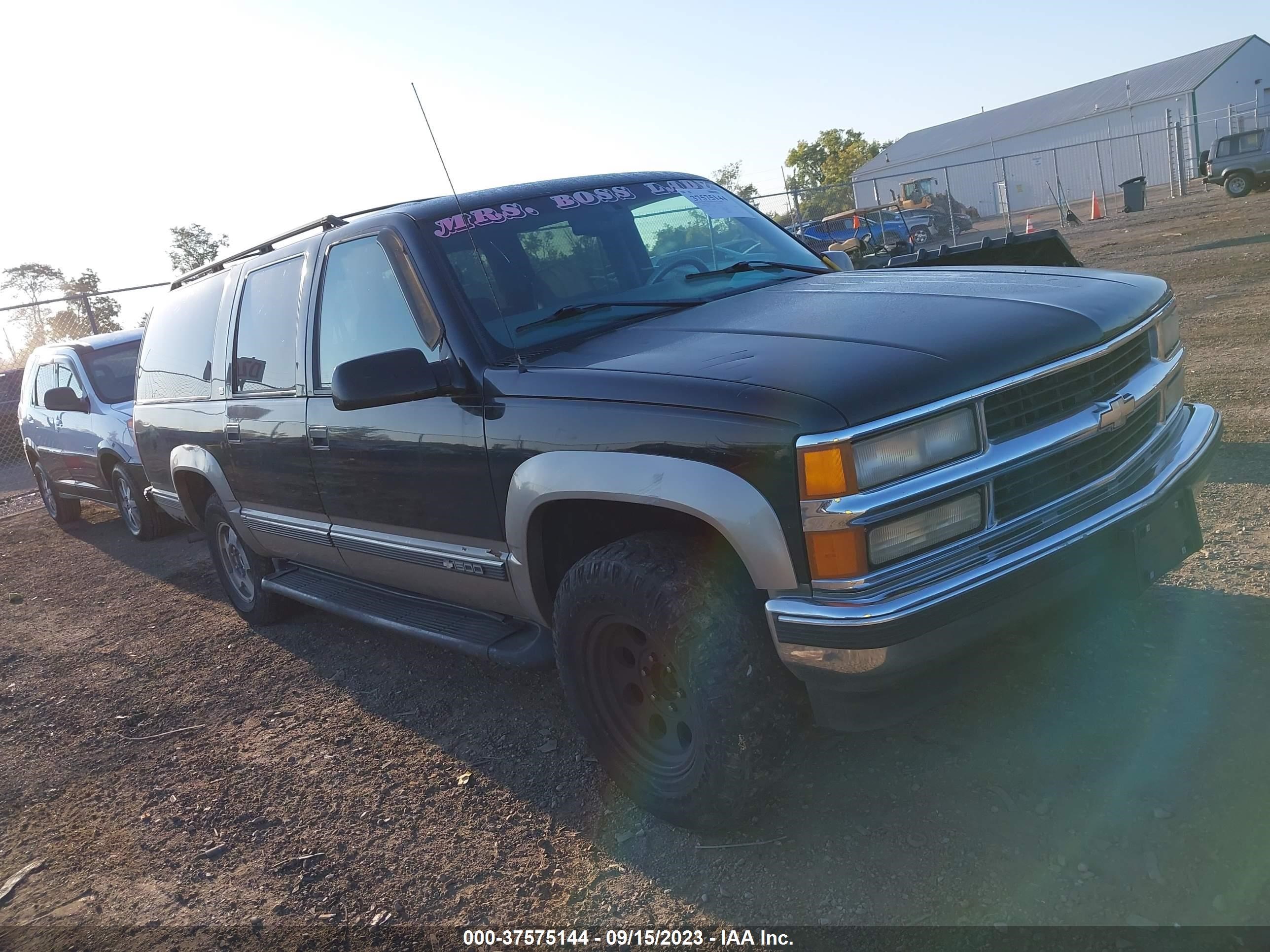 chevrolet suburban 1998 1gnfk16r7wj346301