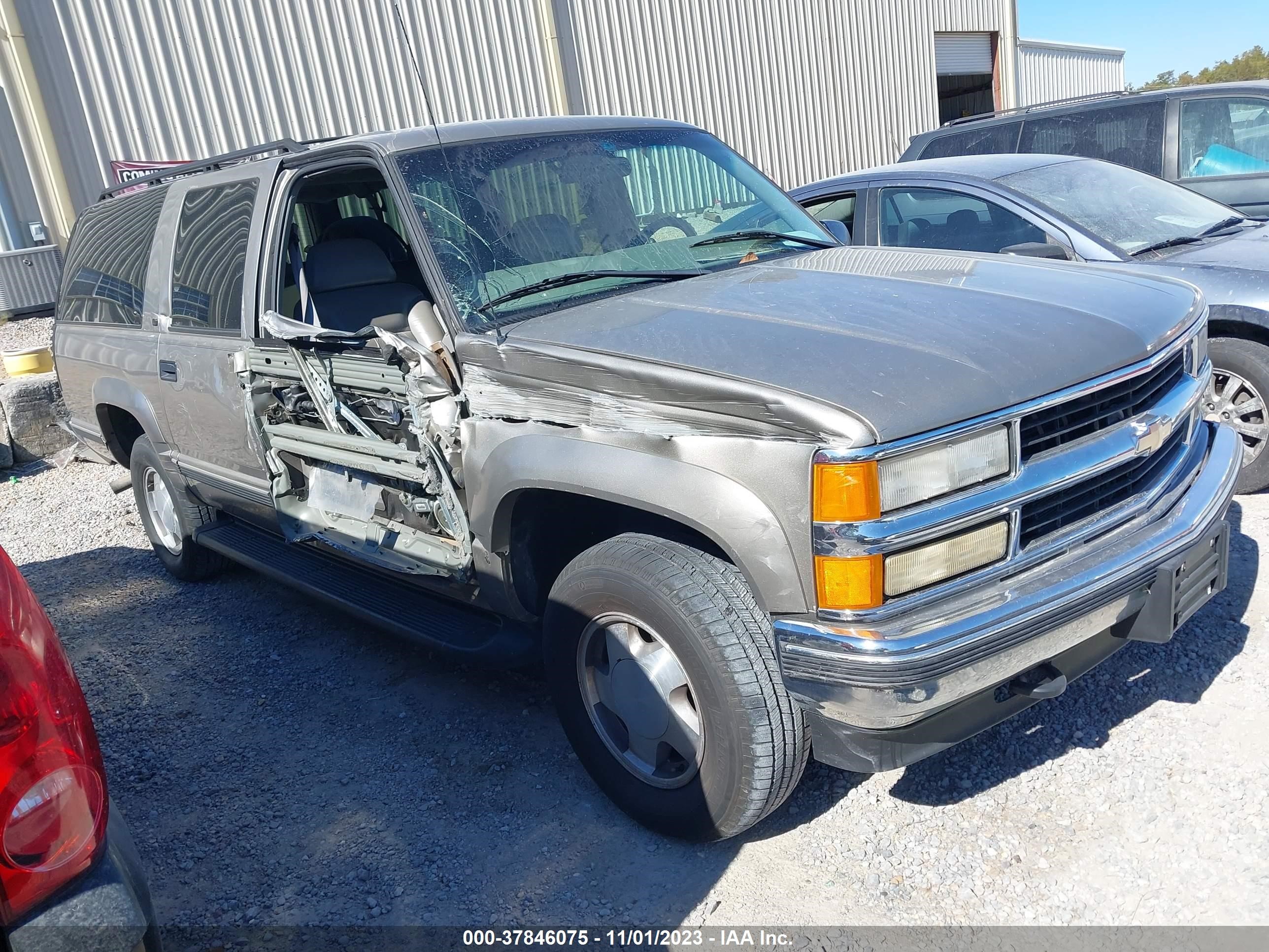 chevrolet express 1999 1gnfk16r7xj562344