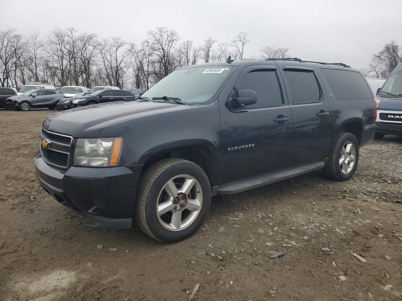 chevrolet suburban 2011 1gnskje33br157524