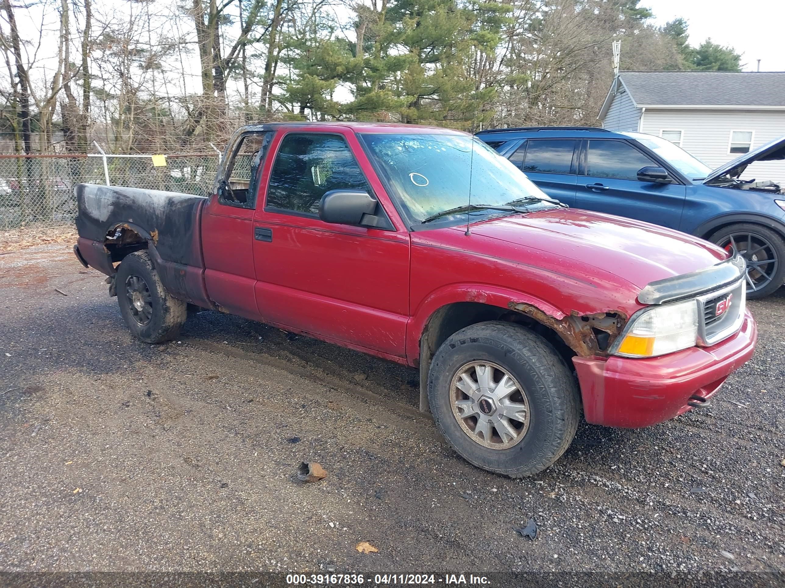 gmc sonoma 2003 1gtdt19x138249377