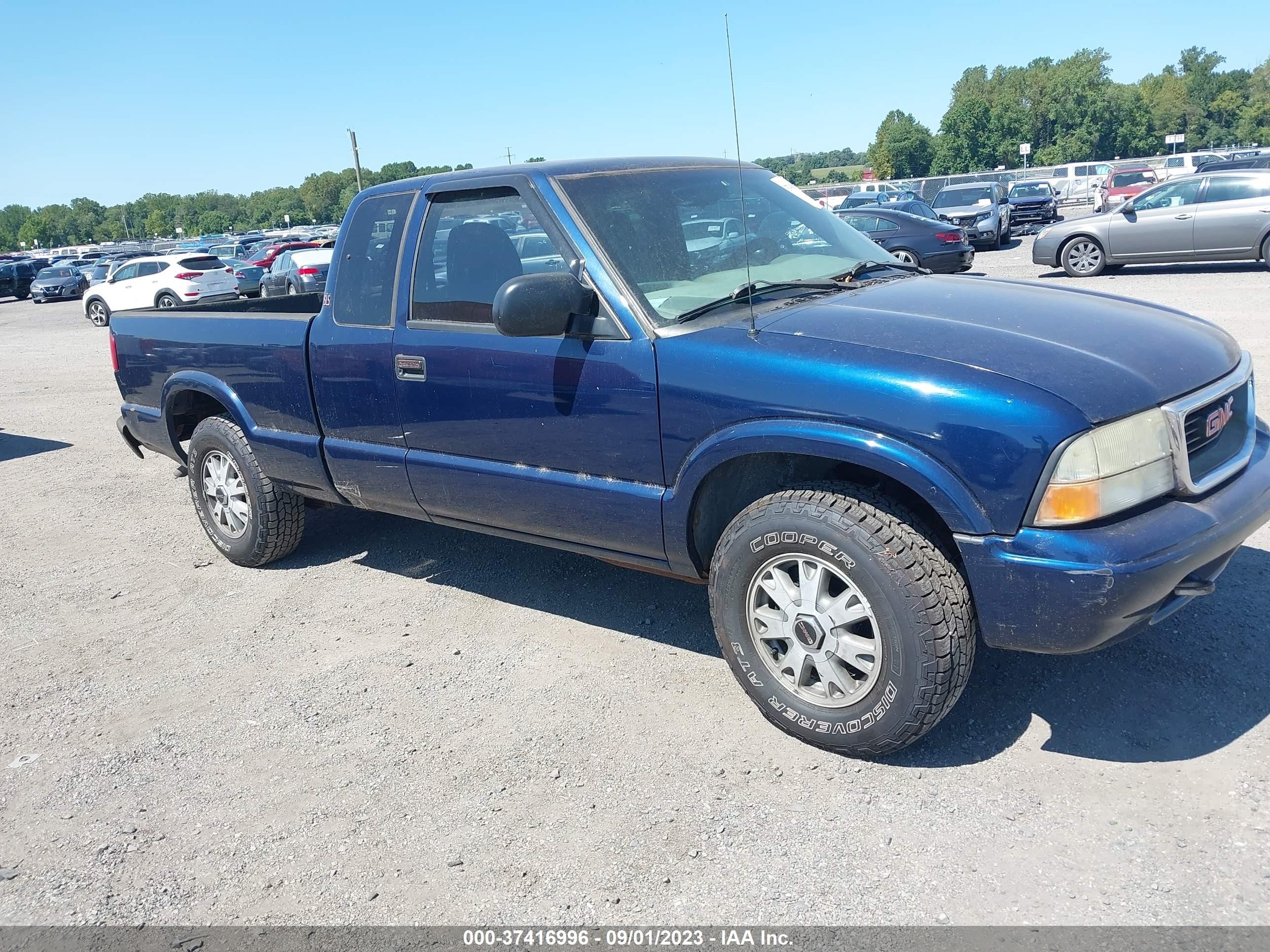 gmc sonoma 2003 1gtdt19x838218630