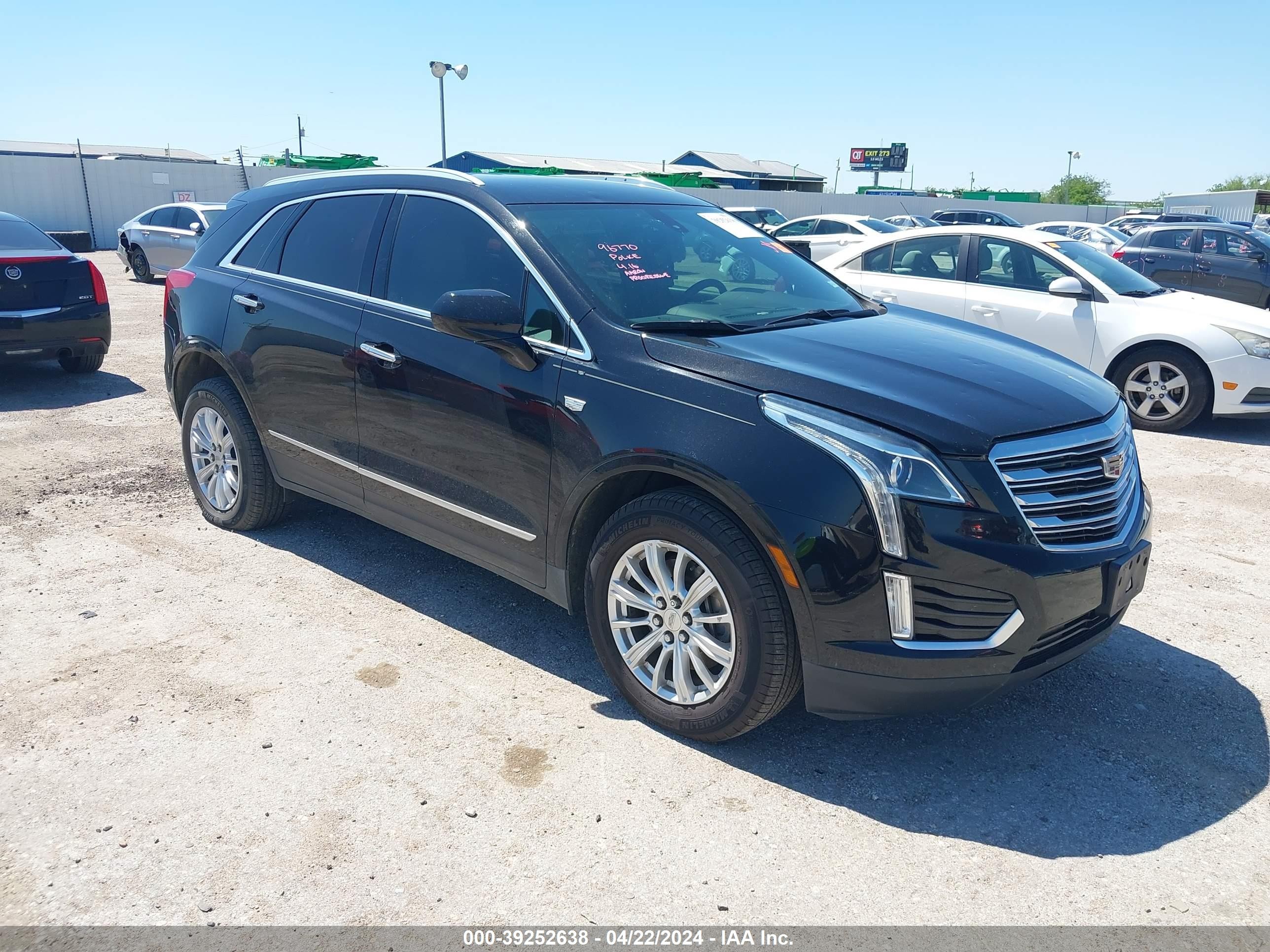 cadillac xt5 2019 1gyknars1kz107958