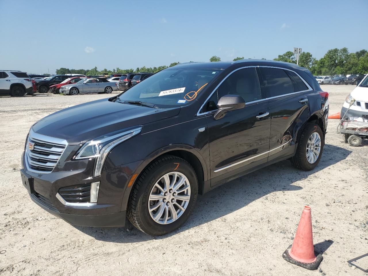 cadillac xt5 2018 1gyknars2jz158125