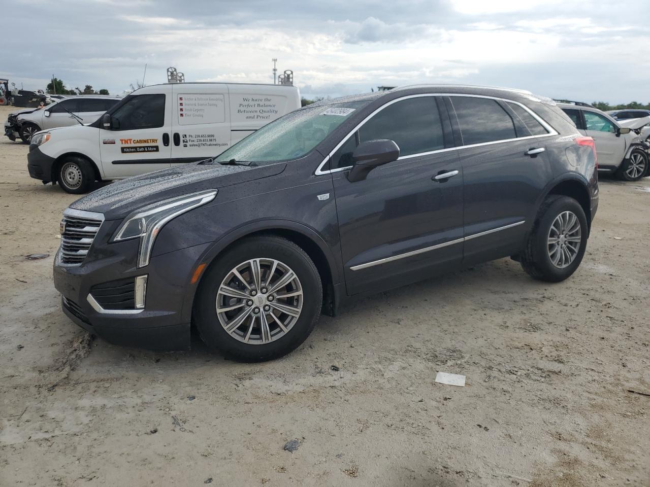 cadillac xt5 2018 1gykncrs0jz130691