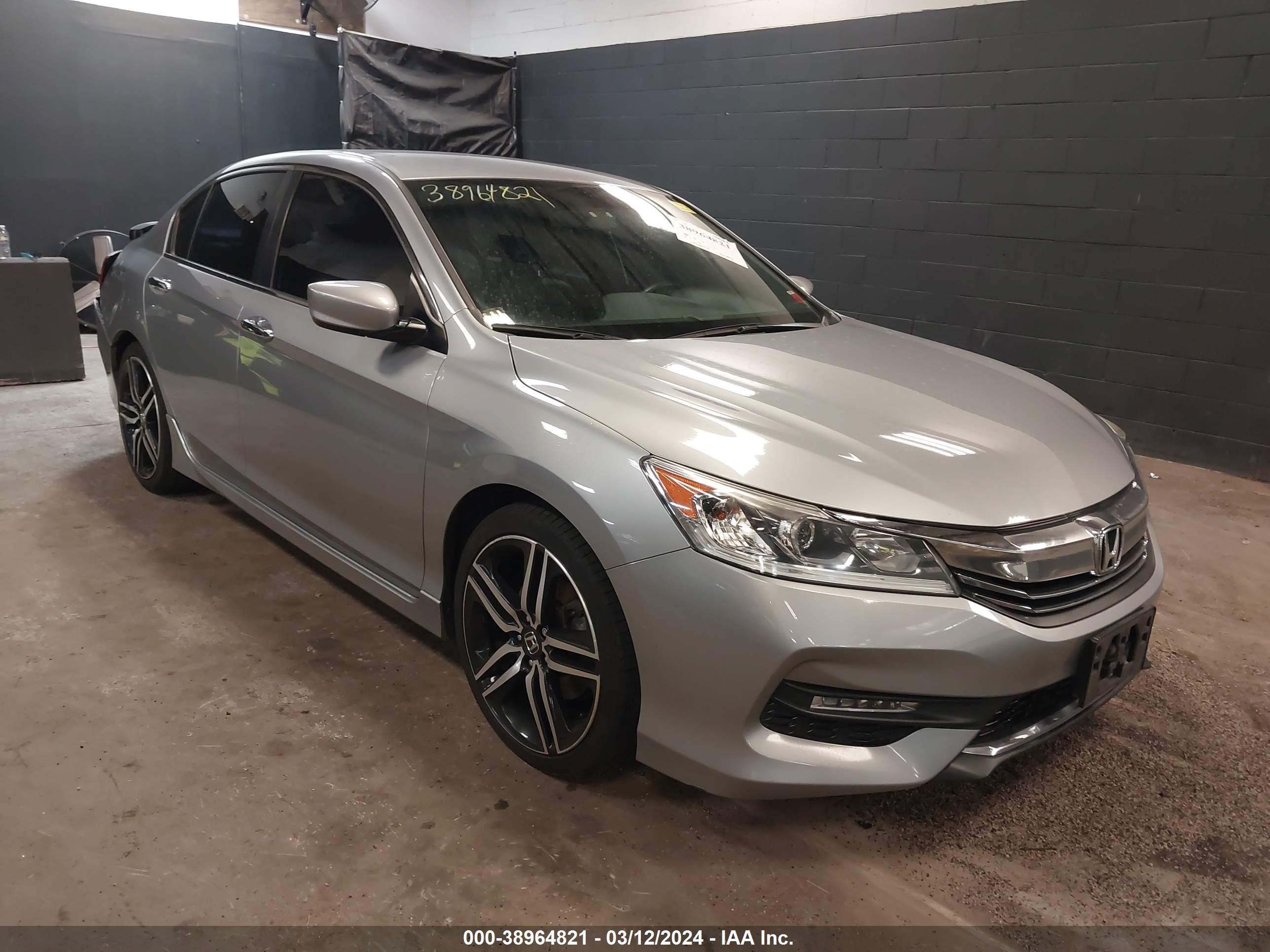 honda accord 2017 1hgcr2f10ha277415