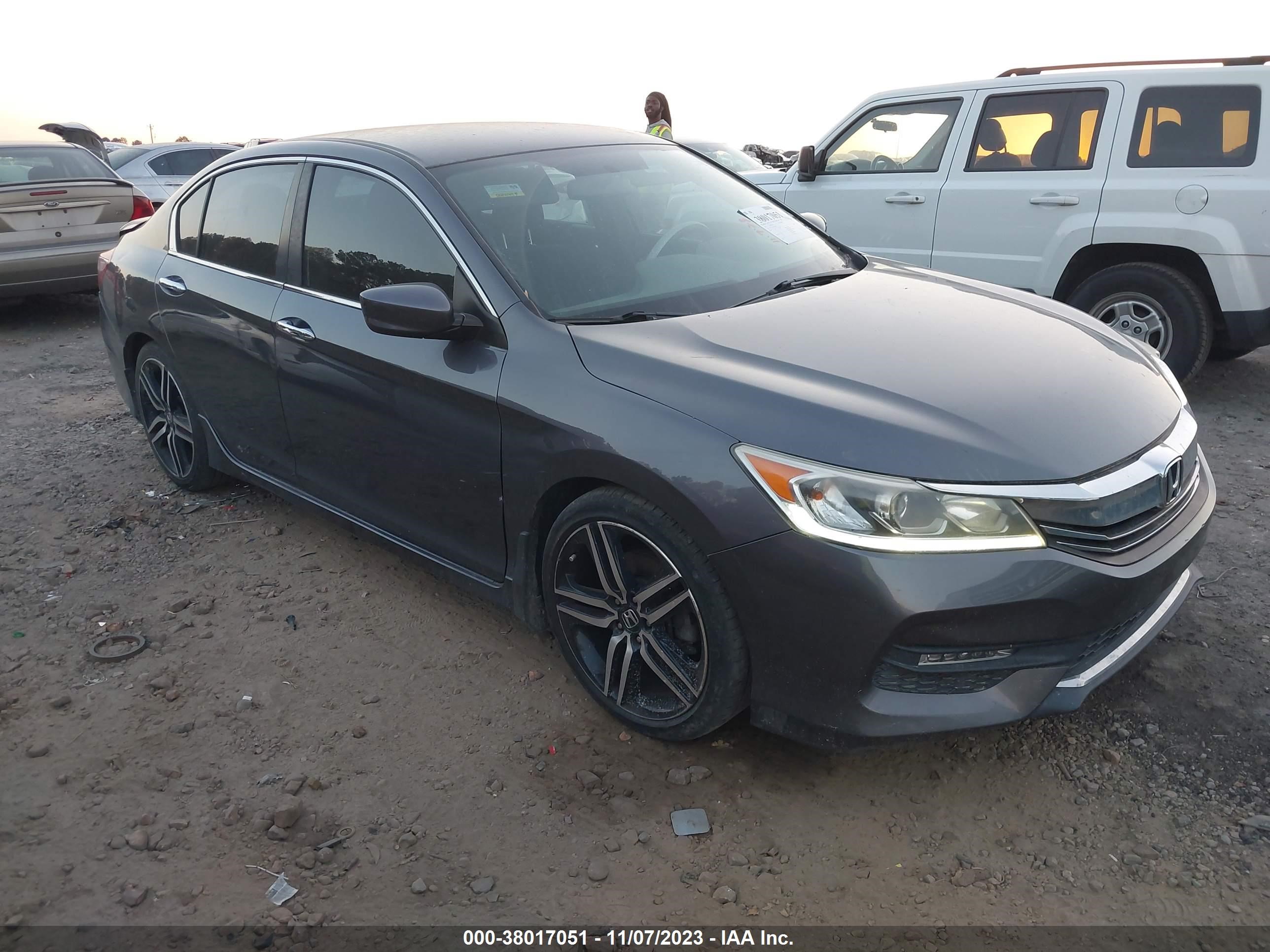 honda accord 2017 1hgcr2f58ha180188