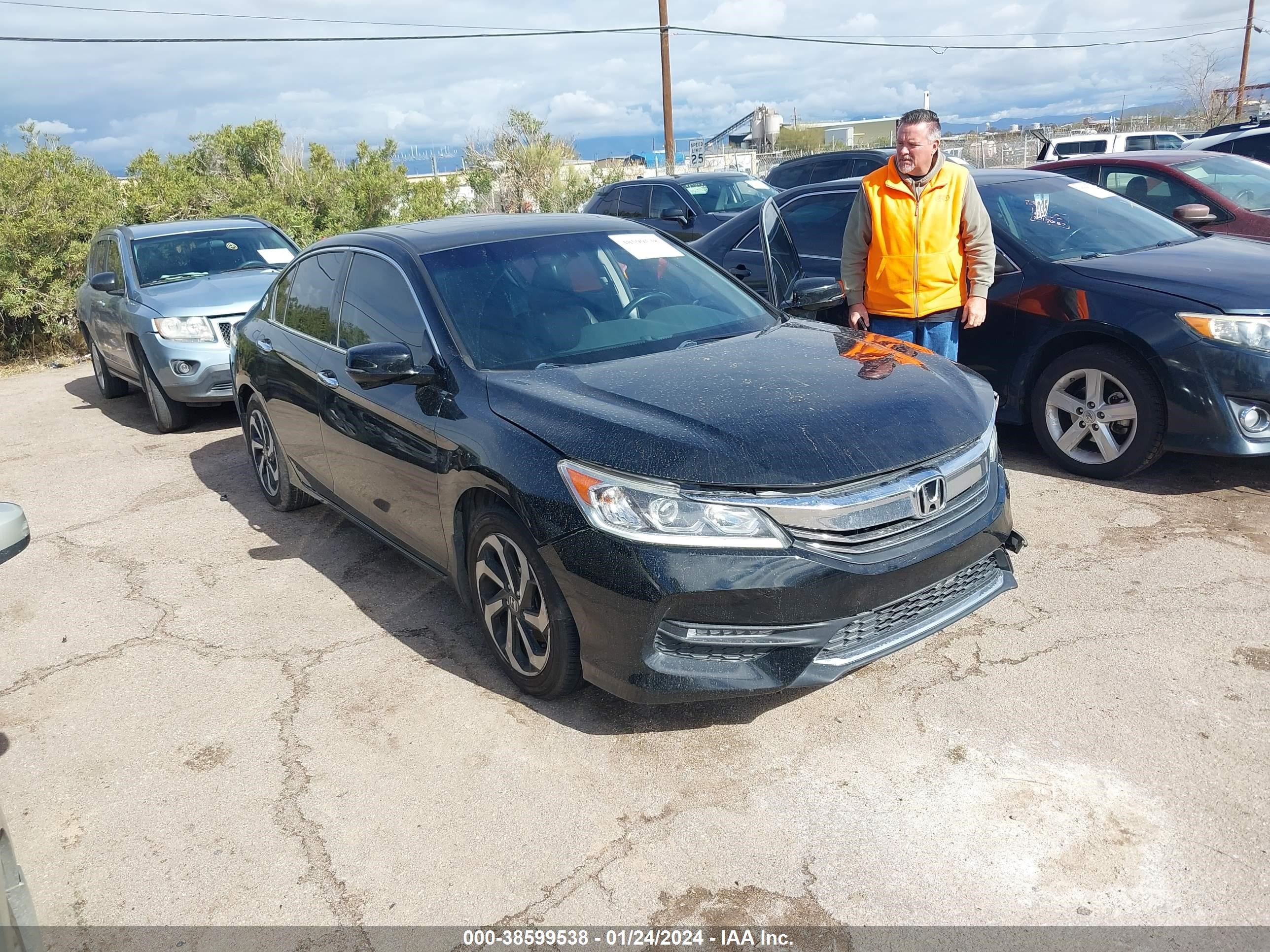 honda accord 2017 1hgcr3f80ha016756