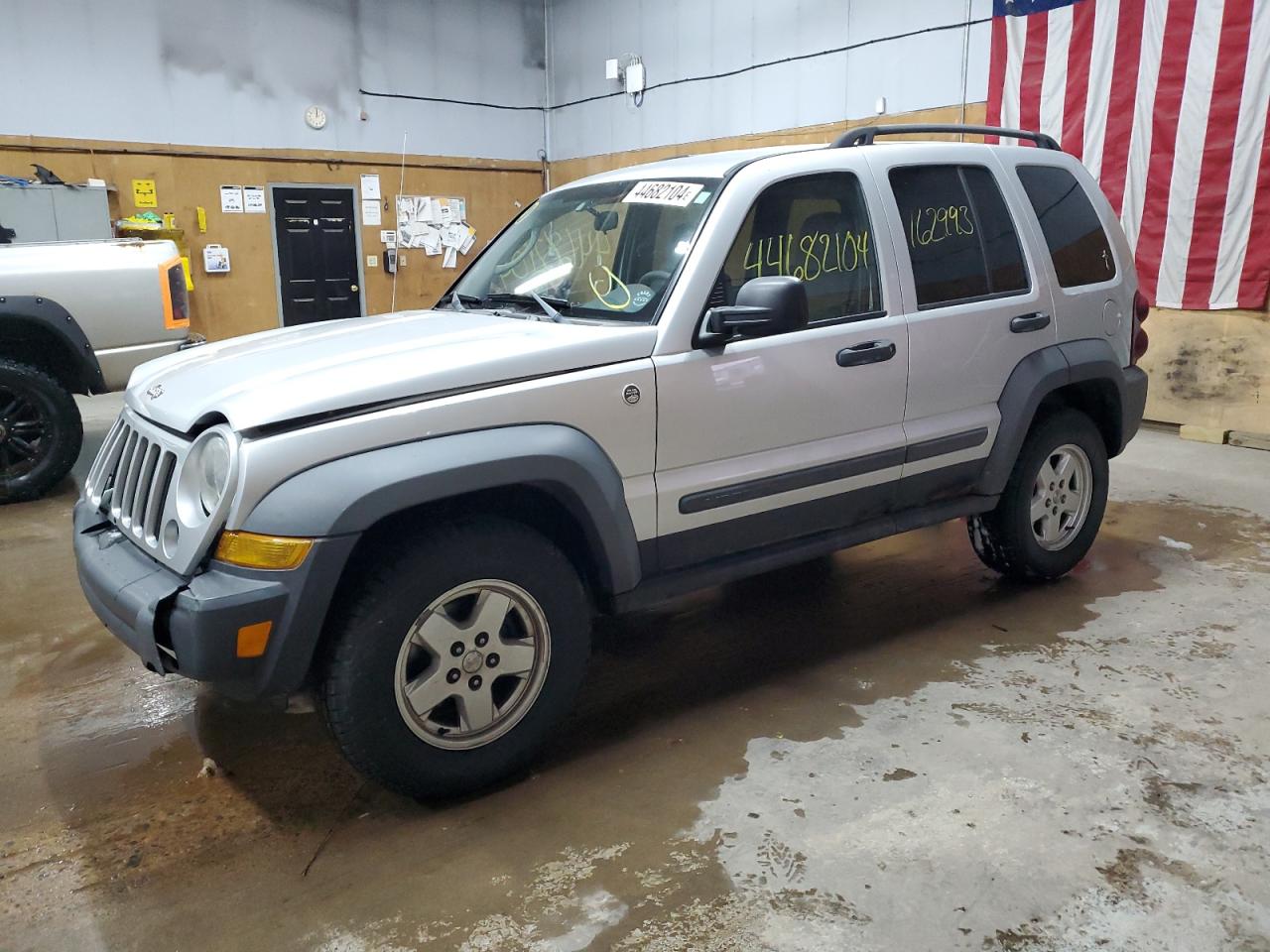 jeep liberty (north america) 2007 1j4gl48k47w572354