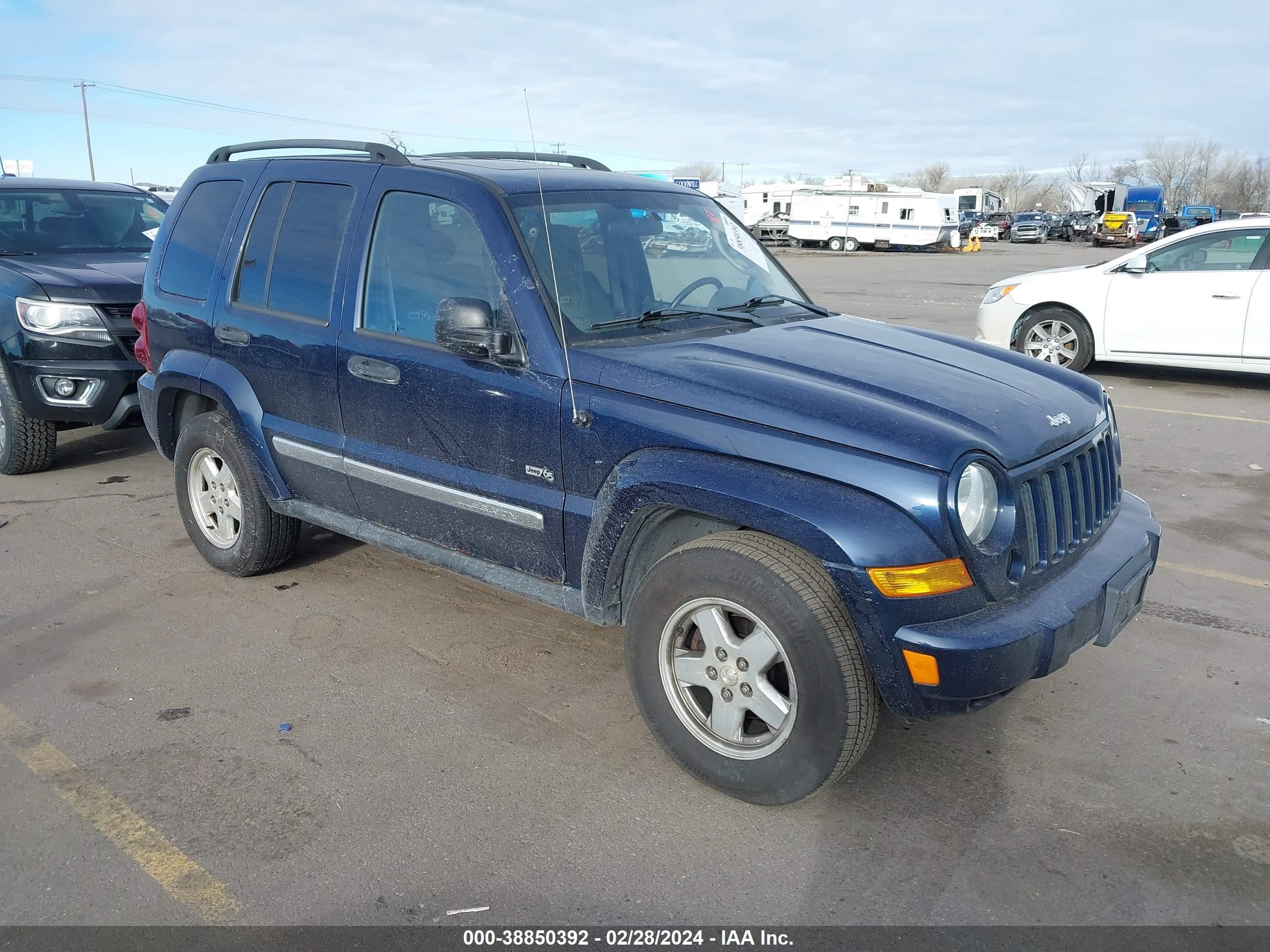 jeep liberty (north america) 2006 1j4gl48k76w260138