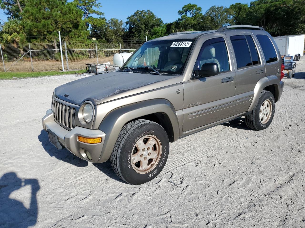 jeep liberty (north america) 2004 1j4gl58k44w243297