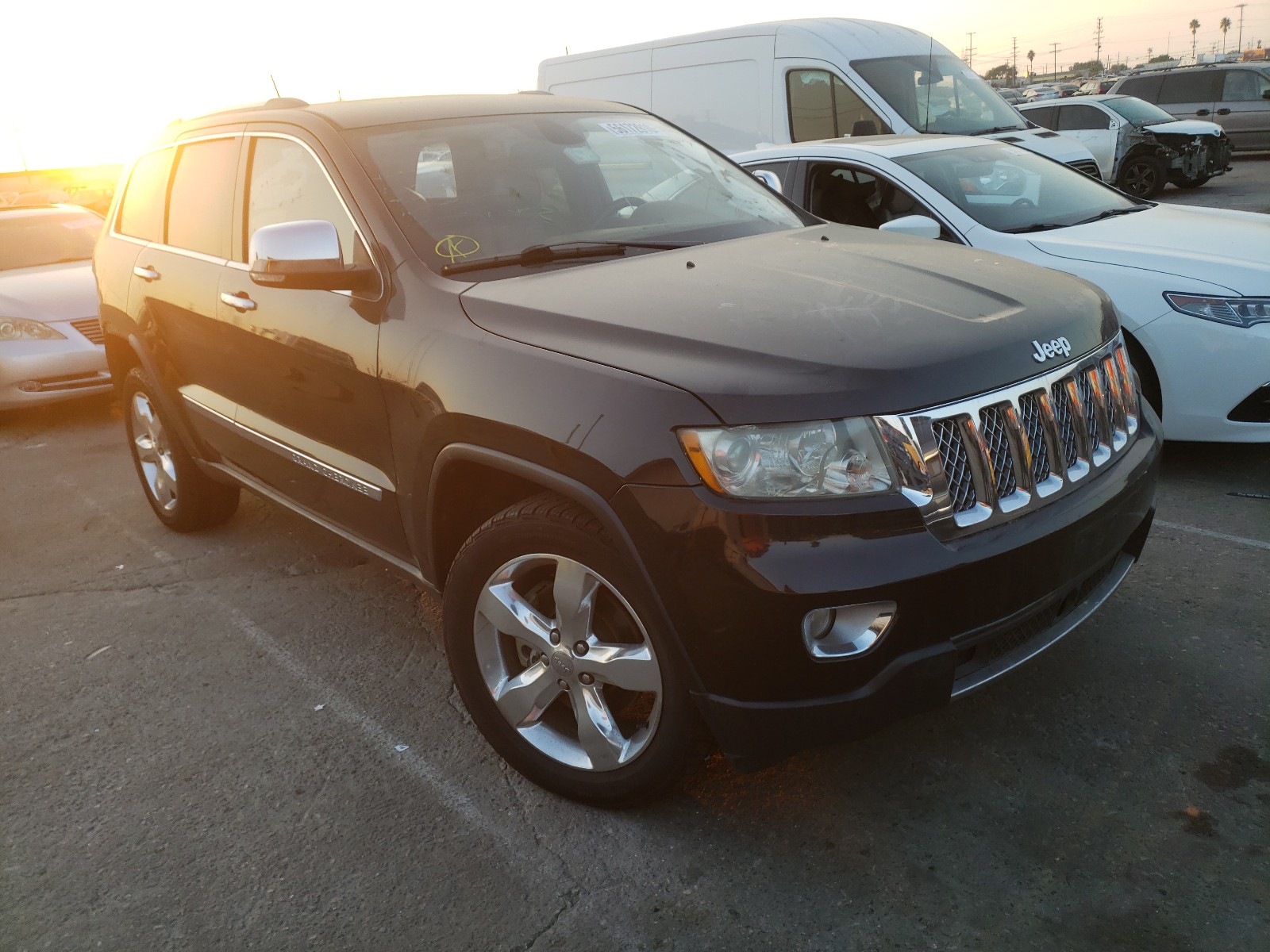 jeep grand cher 2011 1j4rr6gt3bc621471