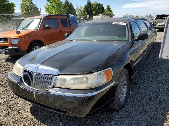 lincoln town car 2002 1l1fm81w12y603377