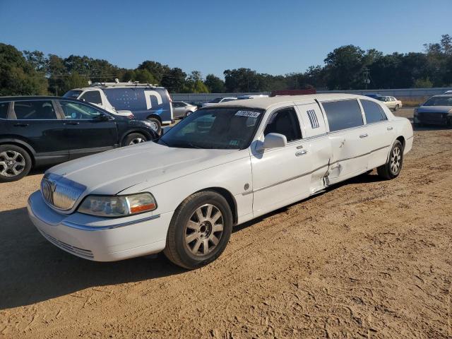 lincoln town car e 2003 1l1fm81w43y646922