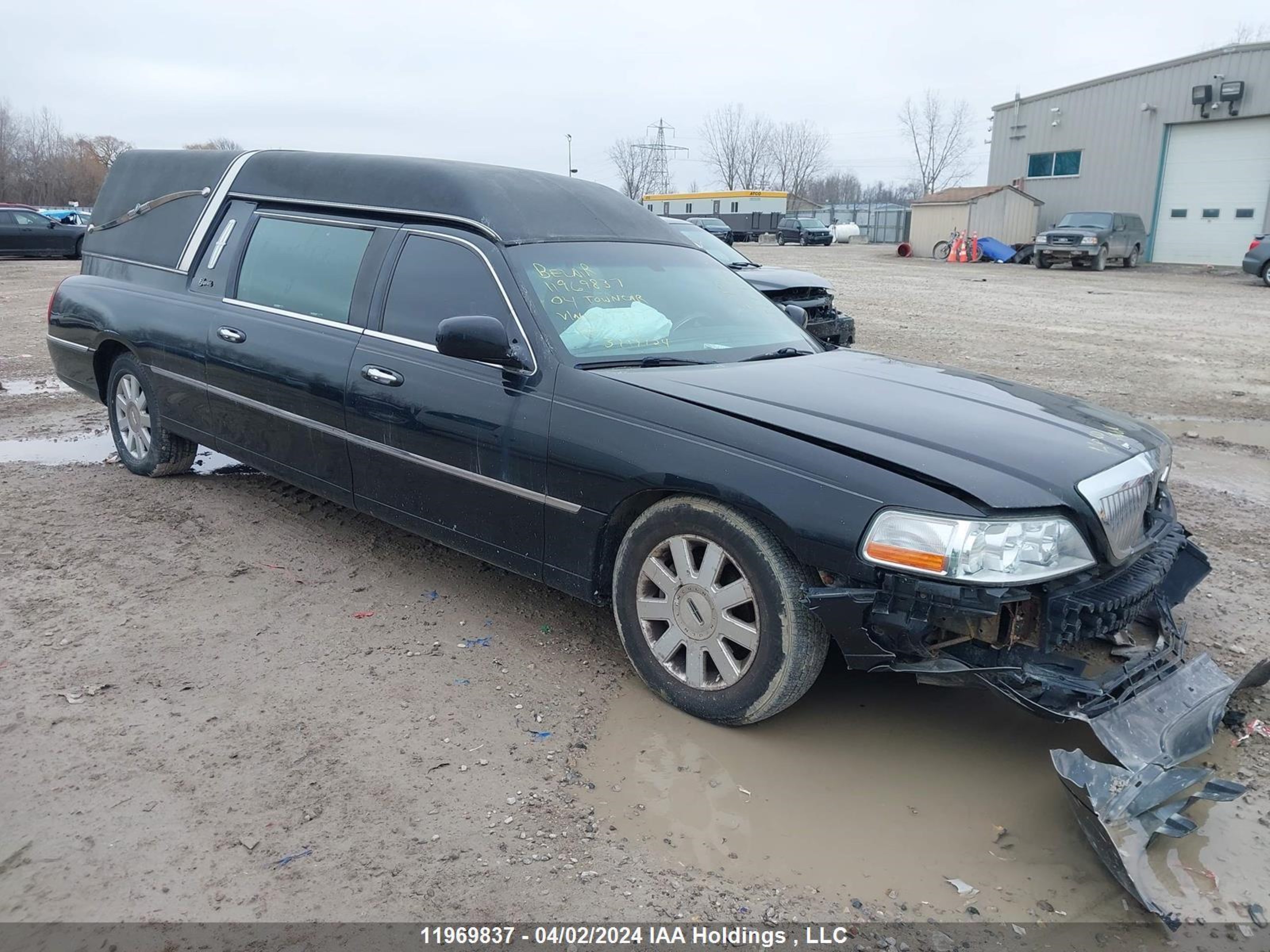 lincoln town car 2004 1ljfm81w74y647337