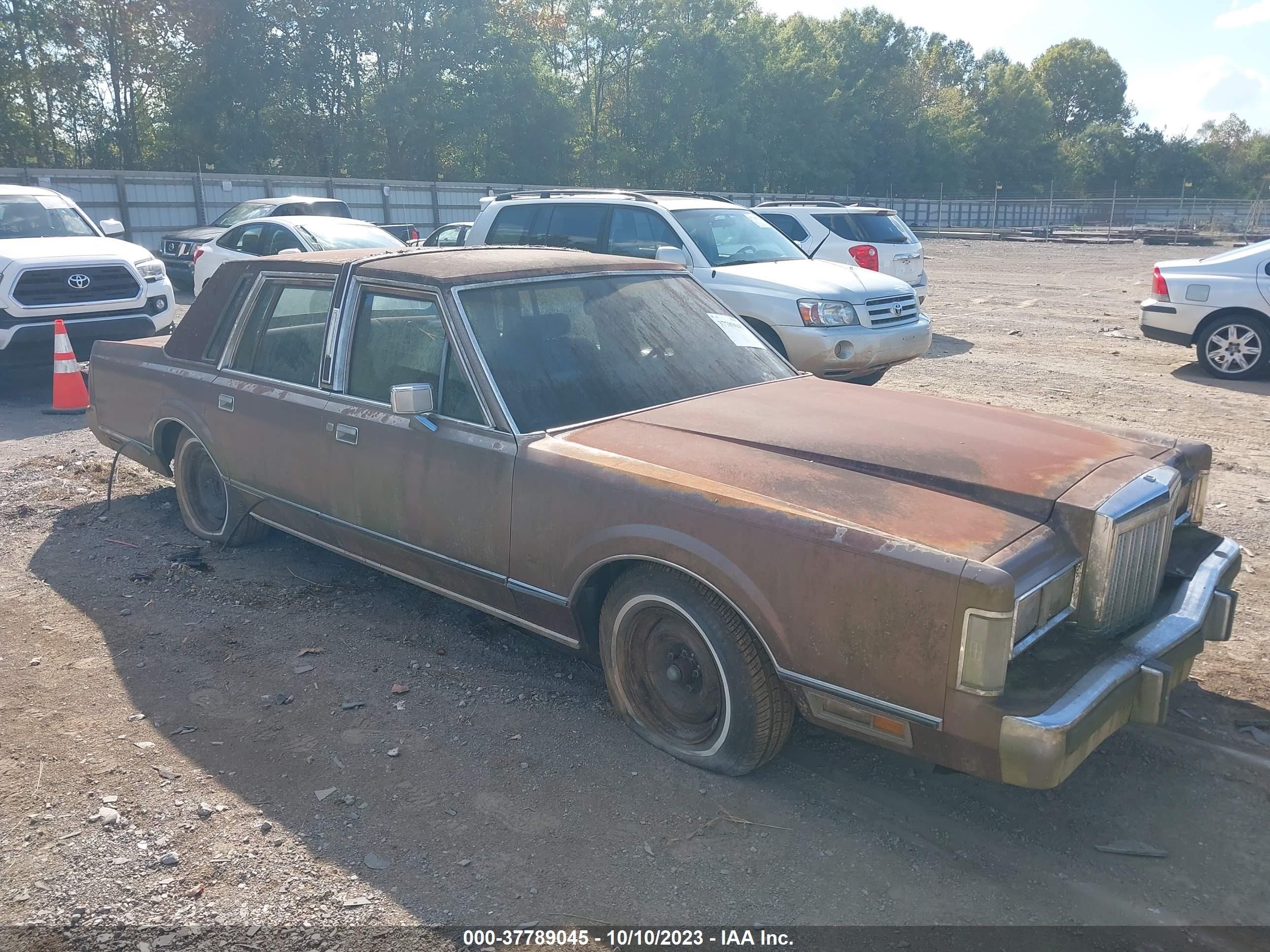 lincoln town car 1985 1lnbp96f3fy761423