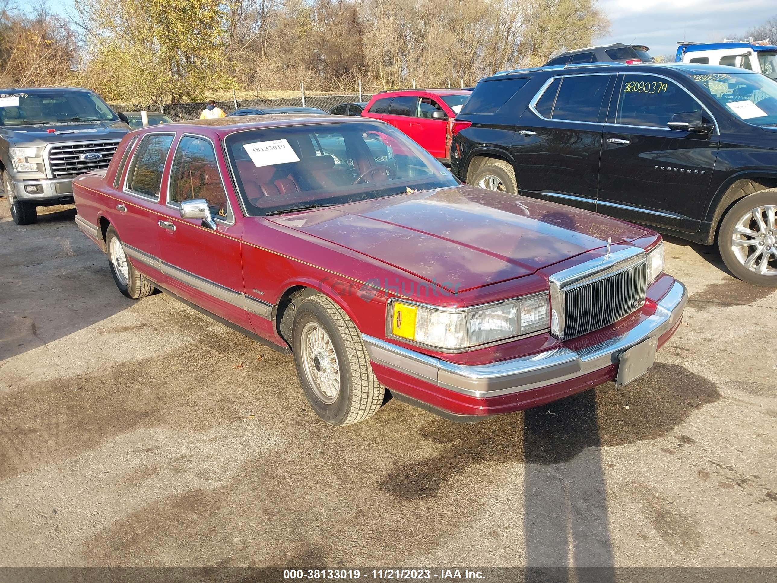 lincoln town car 1990 1lncm81f6ly834844