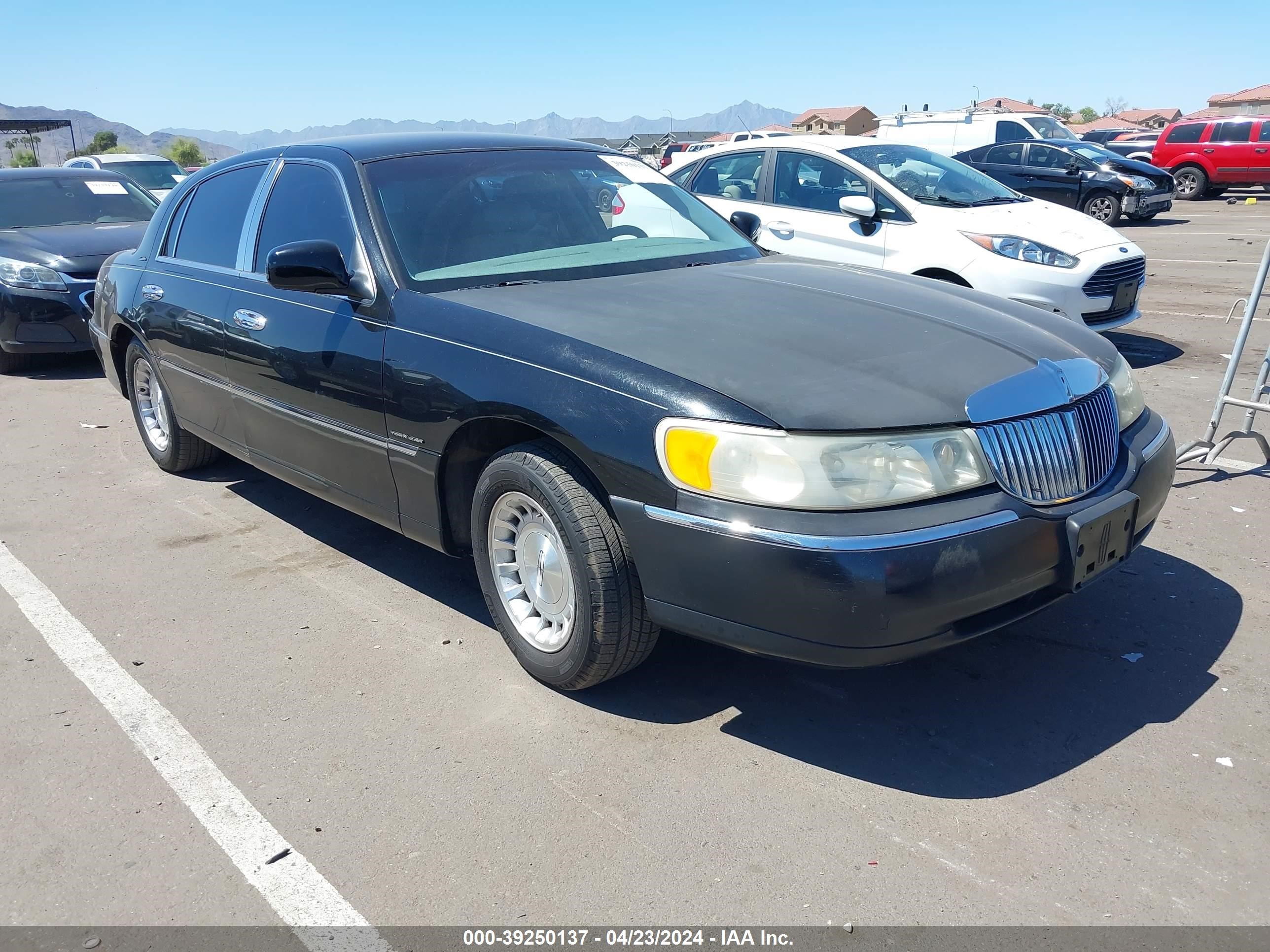 lincoln town car 1998 1lnfm81w9wy664027