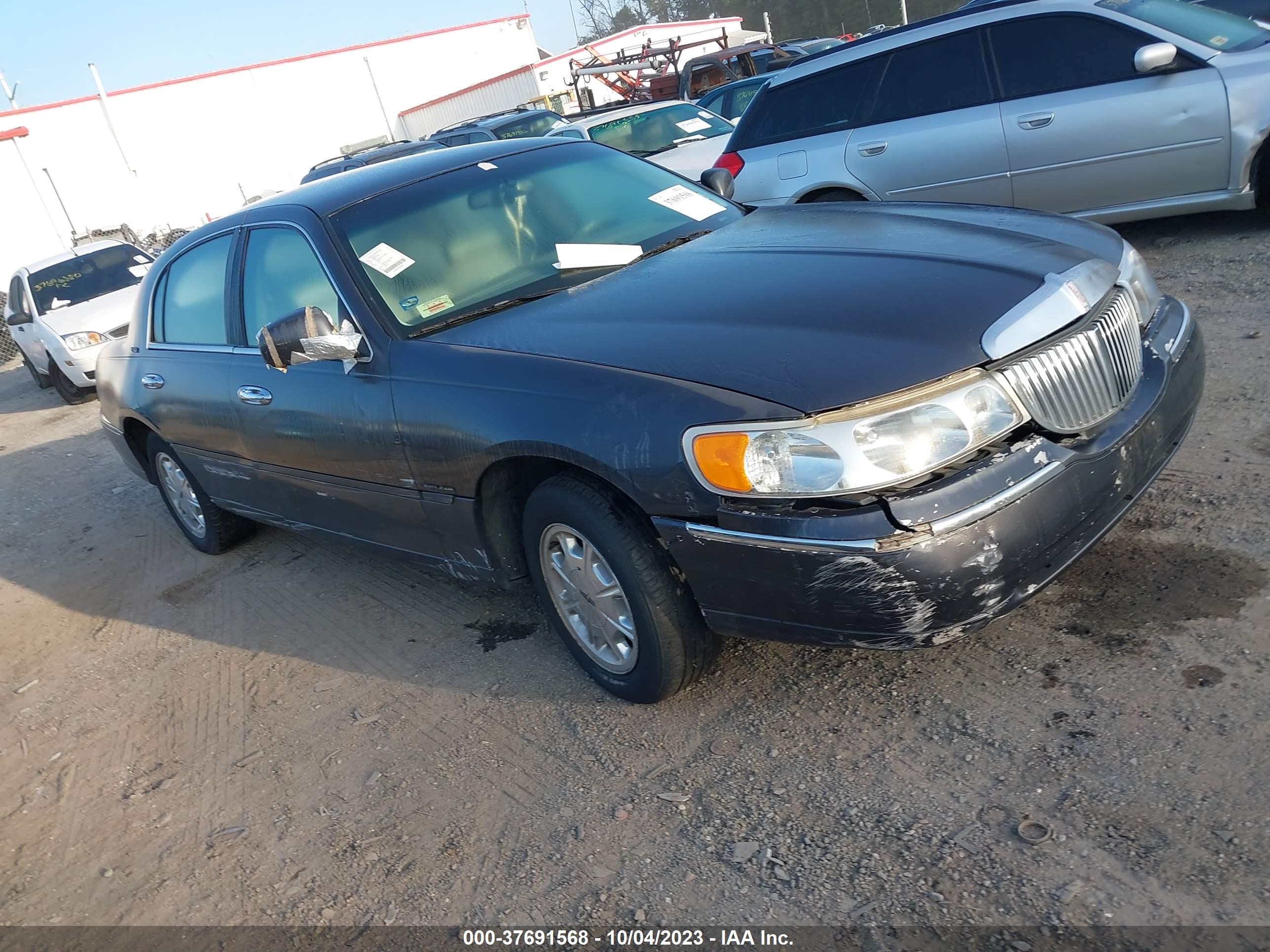 lincoln town car 1998 1lnfm82w1wy708374