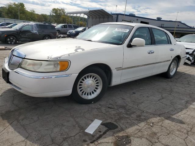 lincoln town car s 1998 1lnfm82w2wy731968