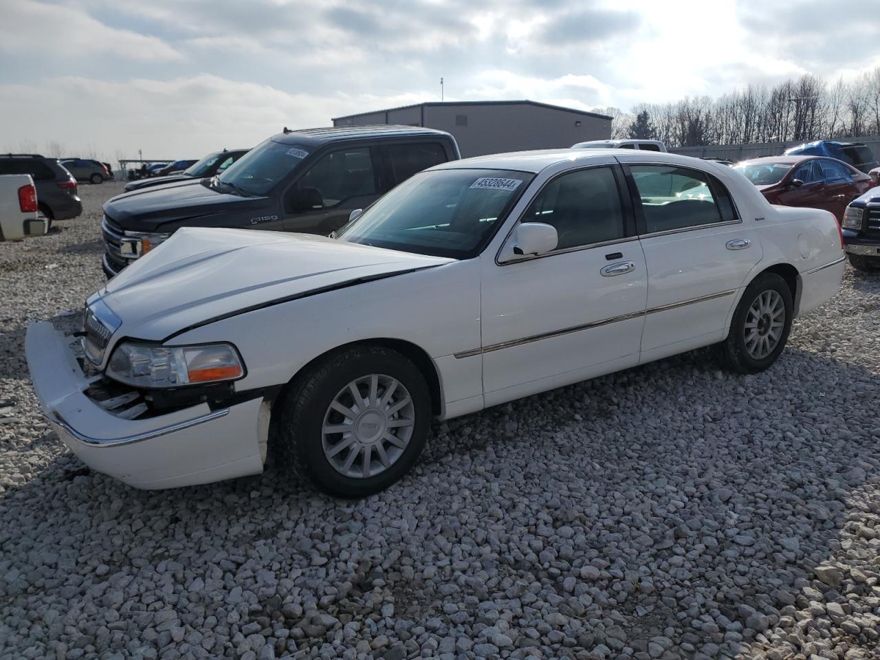 lincoln town car 2007 1lnhm81v07y629670