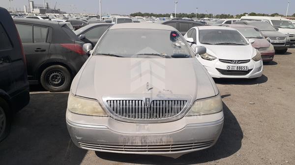 lincoln town car 2007 1lnhm81v47y625878