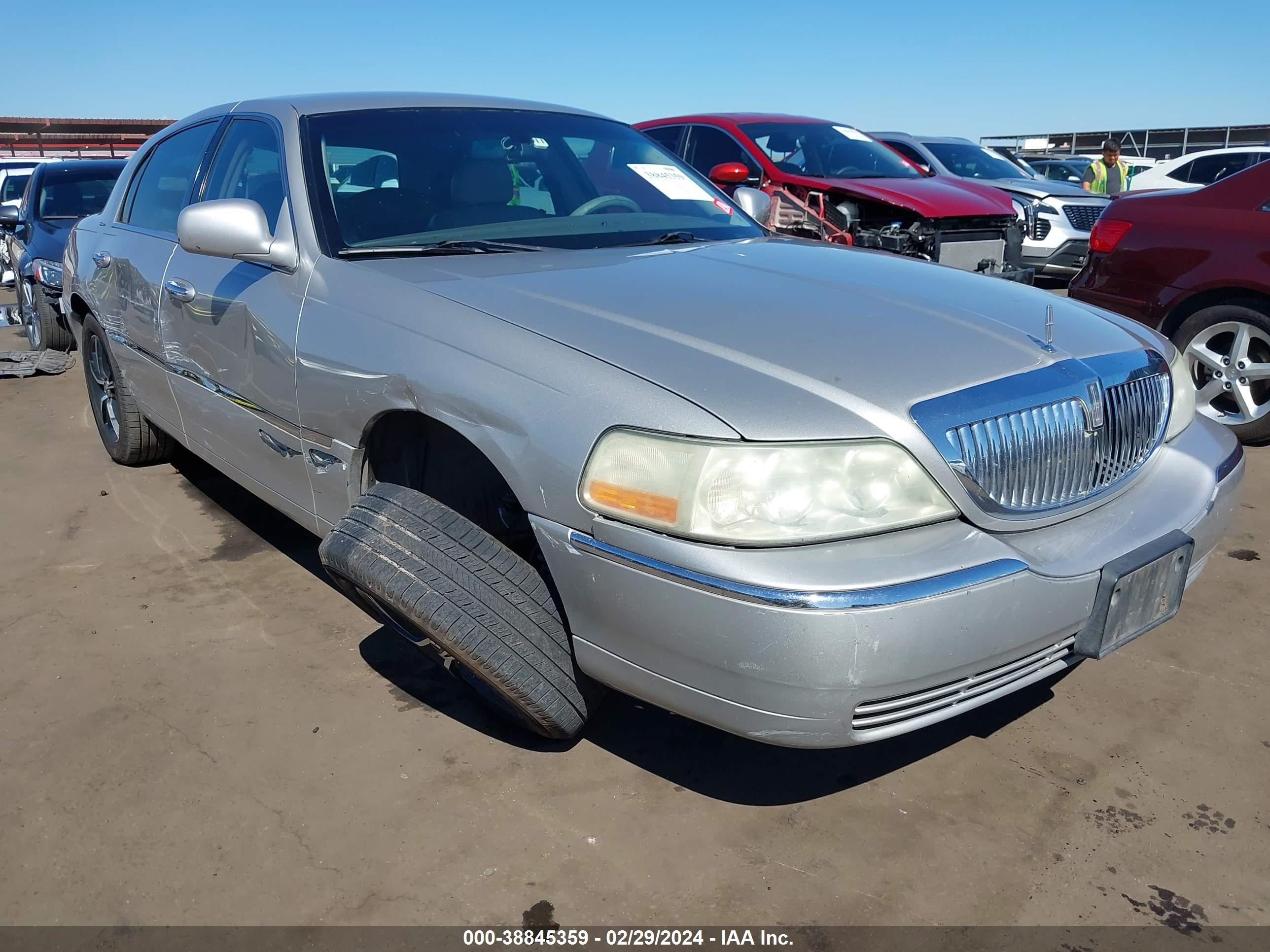 lincoln town car 2006 1lnhm81v56y646642