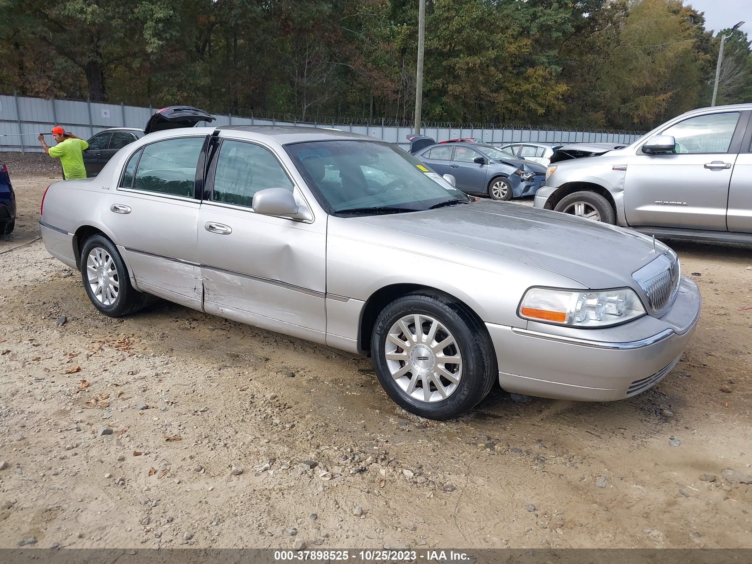 lincoln town car 2006 1lnhm81v76y626067