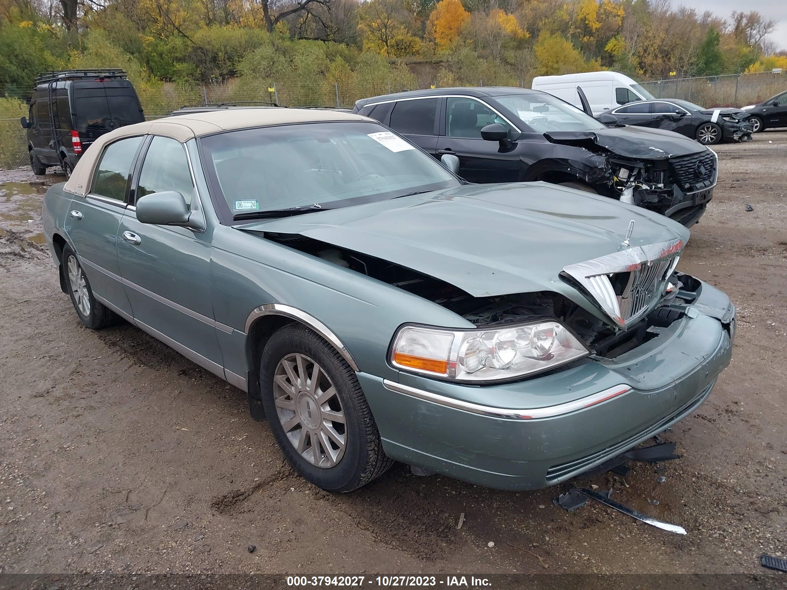 lincoln town car 2006 1lnhm81vx6y635054