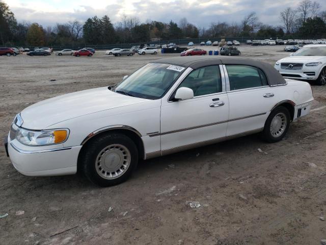 lincoln town car e 2001 1lnhm81w01y680425