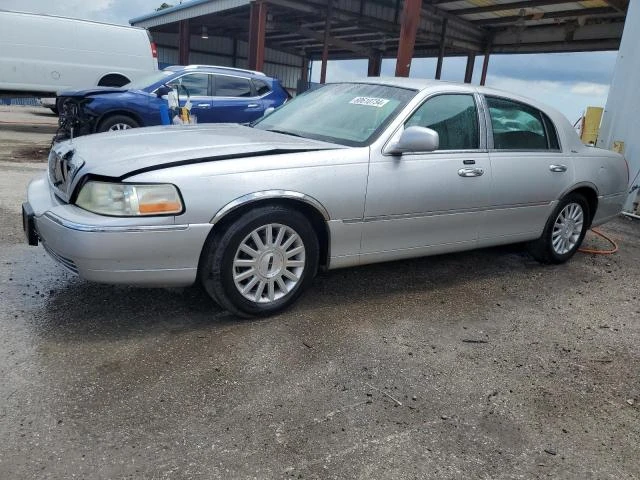 lincoln town car e 2003 1lnhm81w13y690755