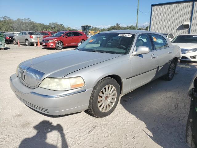 lincoln town car e 2003 1lnhm81w23y671549