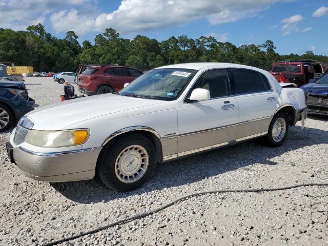 lincoln towncar 1999 1lnhm81w3xy720036