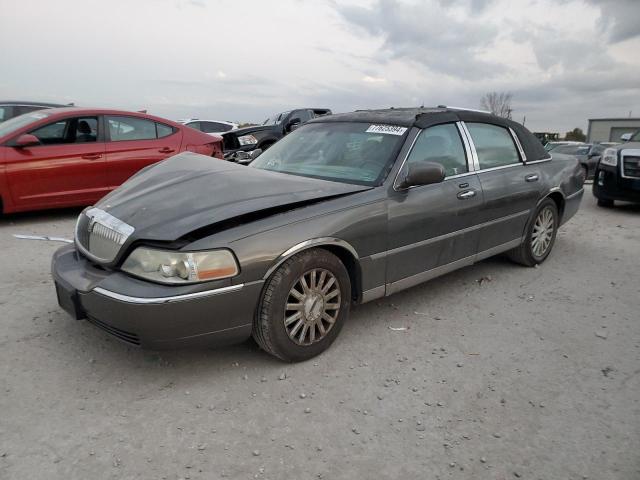 lincoln town car e 2004 1lnhm81w44y615629