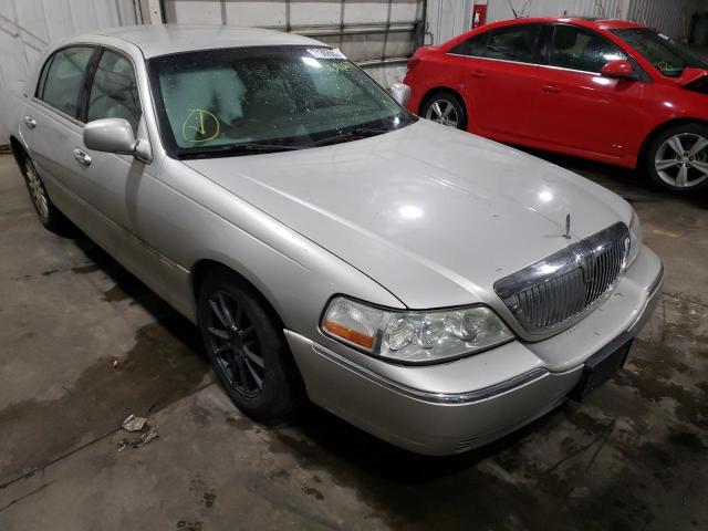 lincoln town car e 2004 1lnhm81w44y677354