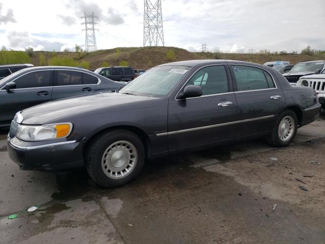 lincoln towncar 2001 1lnhm81w61y629043