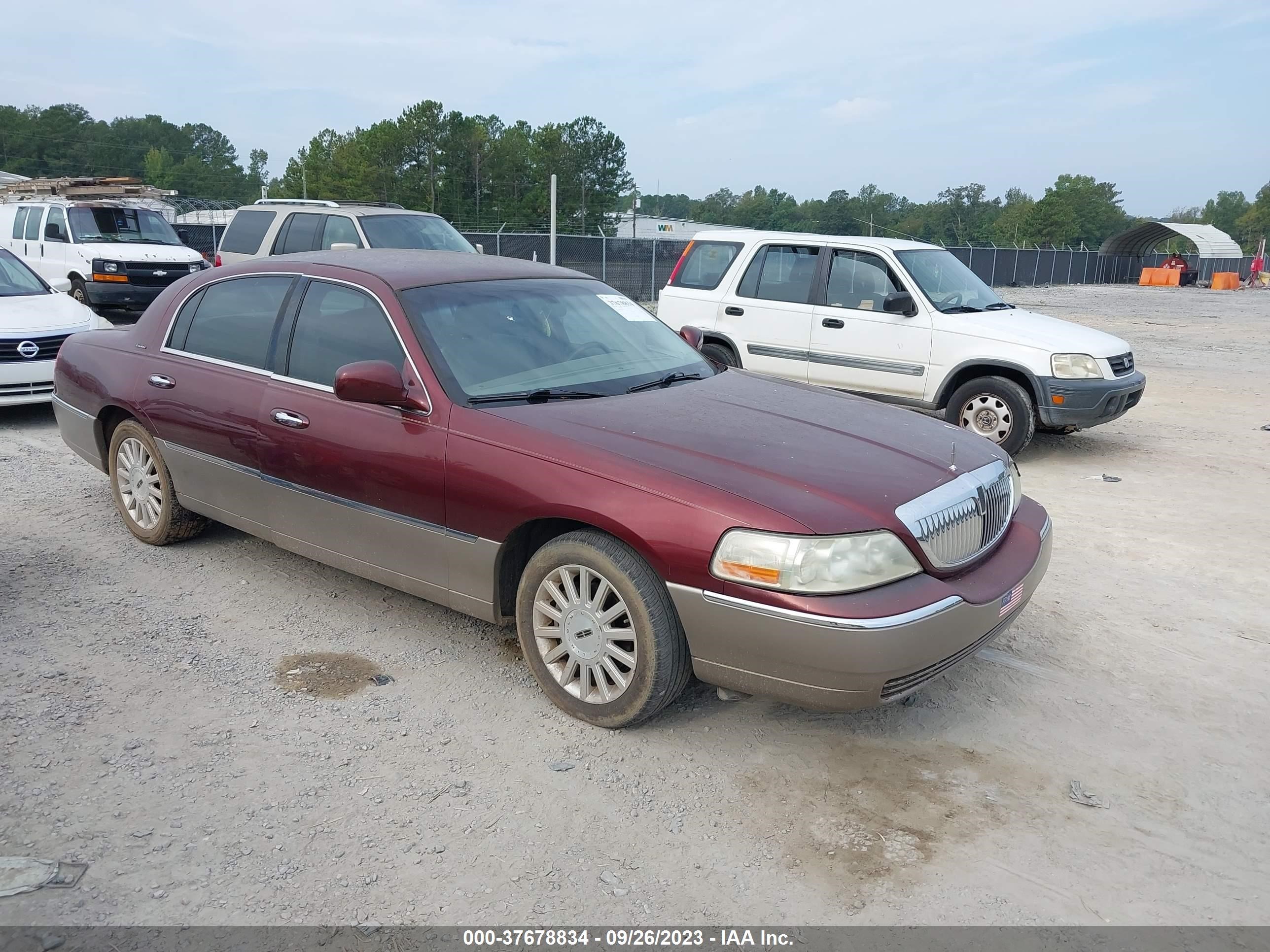 lincoln town car 2003 1lnhm81w63y630387