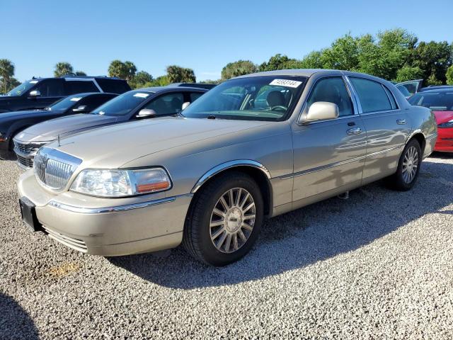 lincoln town car e 2004 1lnhm81w64y635400